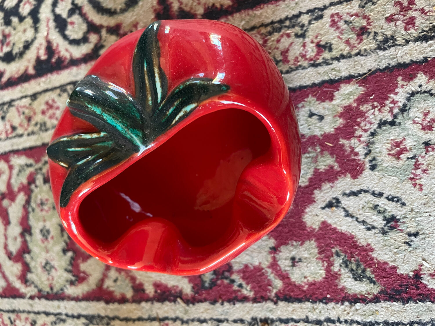 Tomato ashtray