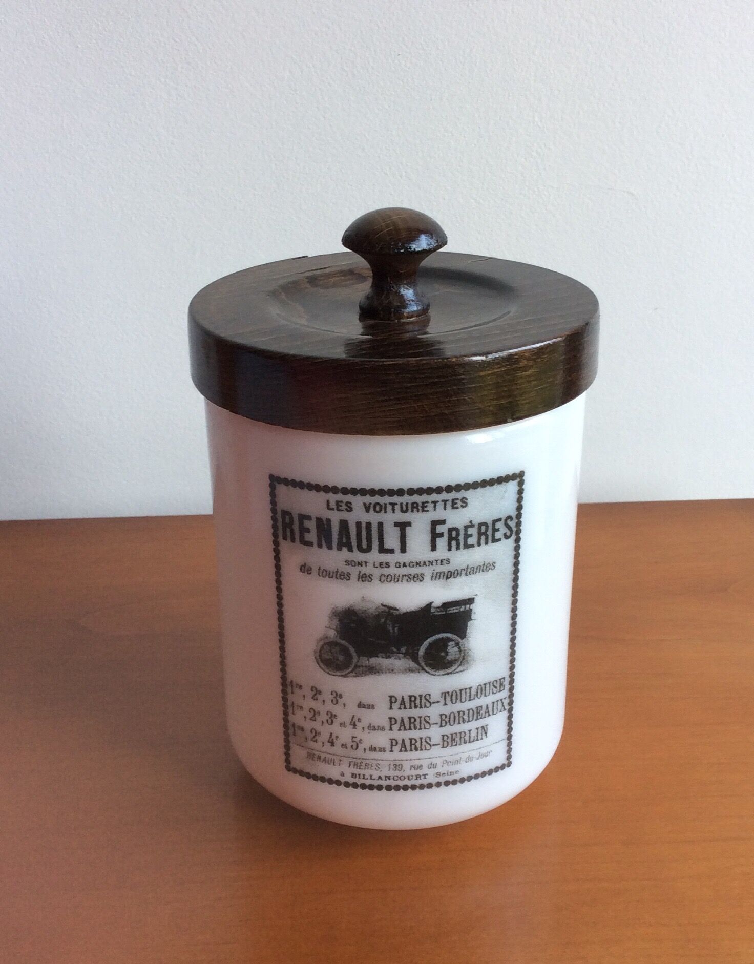 Opaline advertising pot