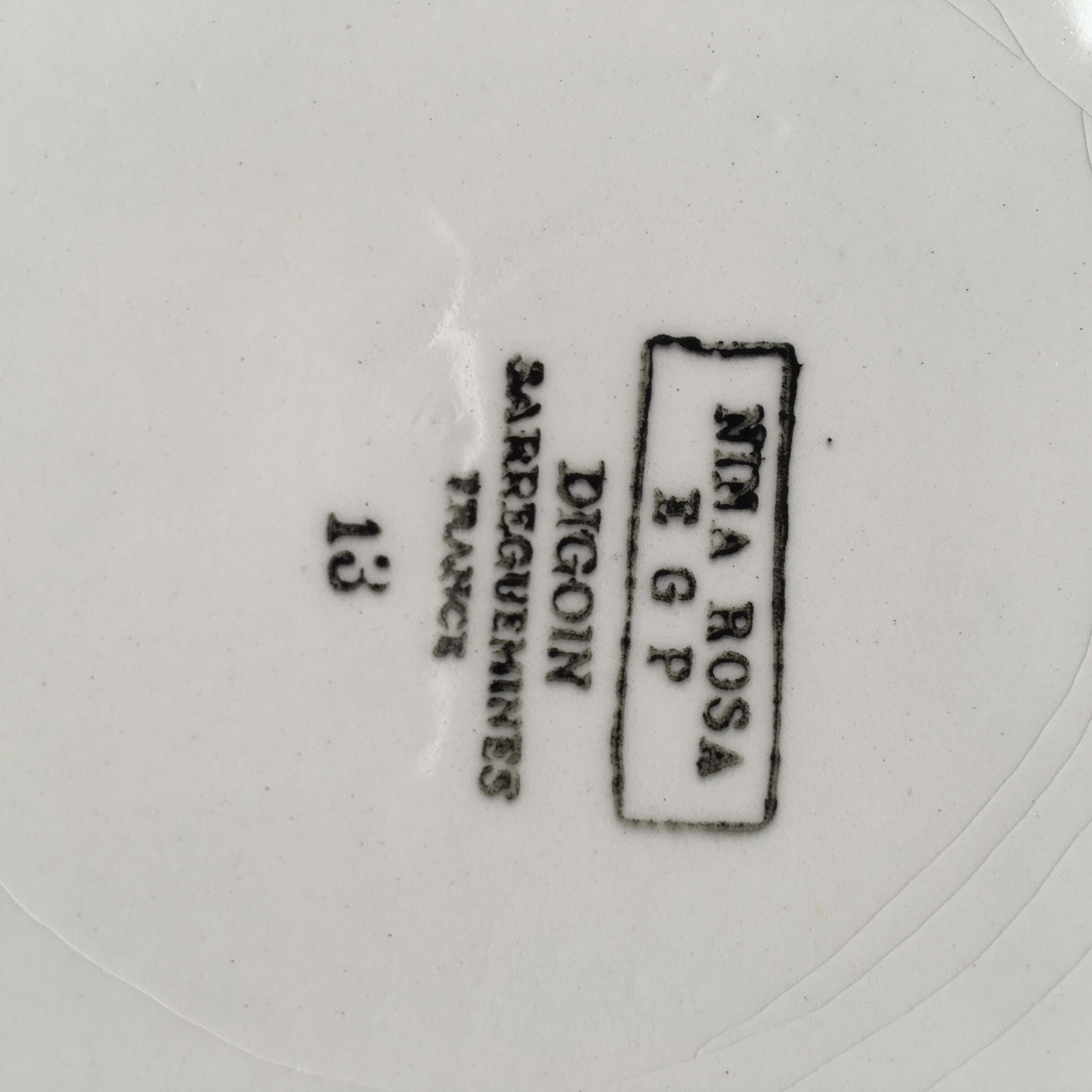 hollow round dish Nina Rosa Digoin Sarreguemines