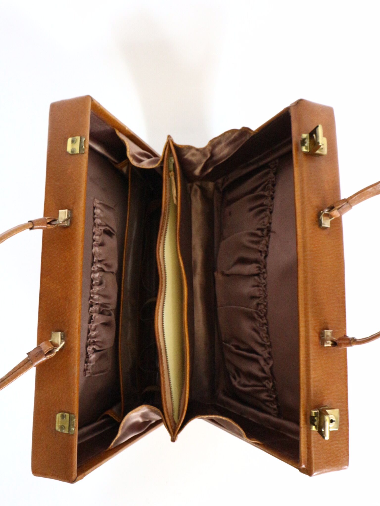 Set three vintage leather suitcases