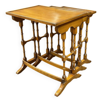 Set of 3 English nesting tables in yew - 1950s