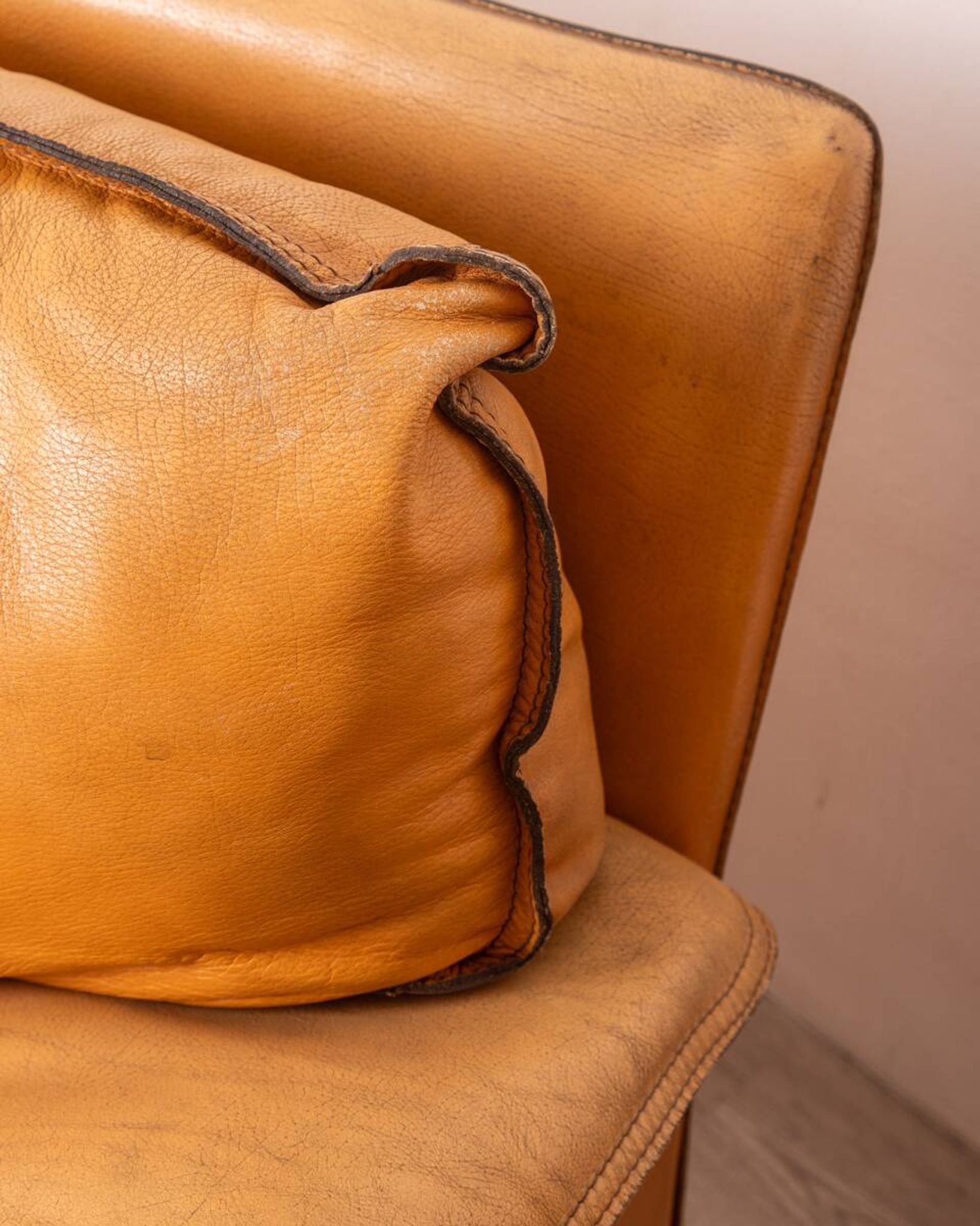 Pair of vintage 70's armchairs in beige leather design ferruccio brunati