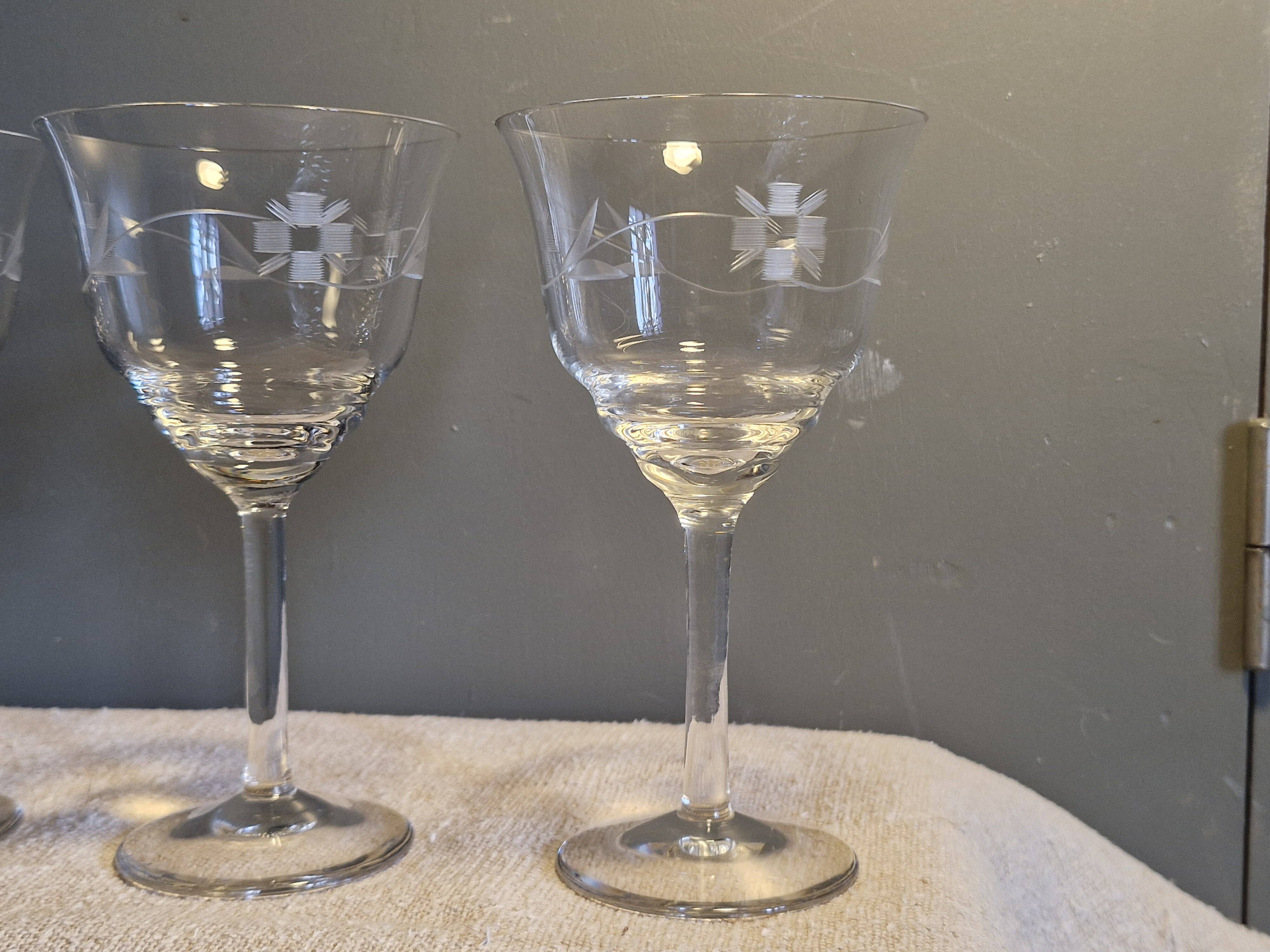 4 antique water glasses, engraved and cut crystal - 1940s