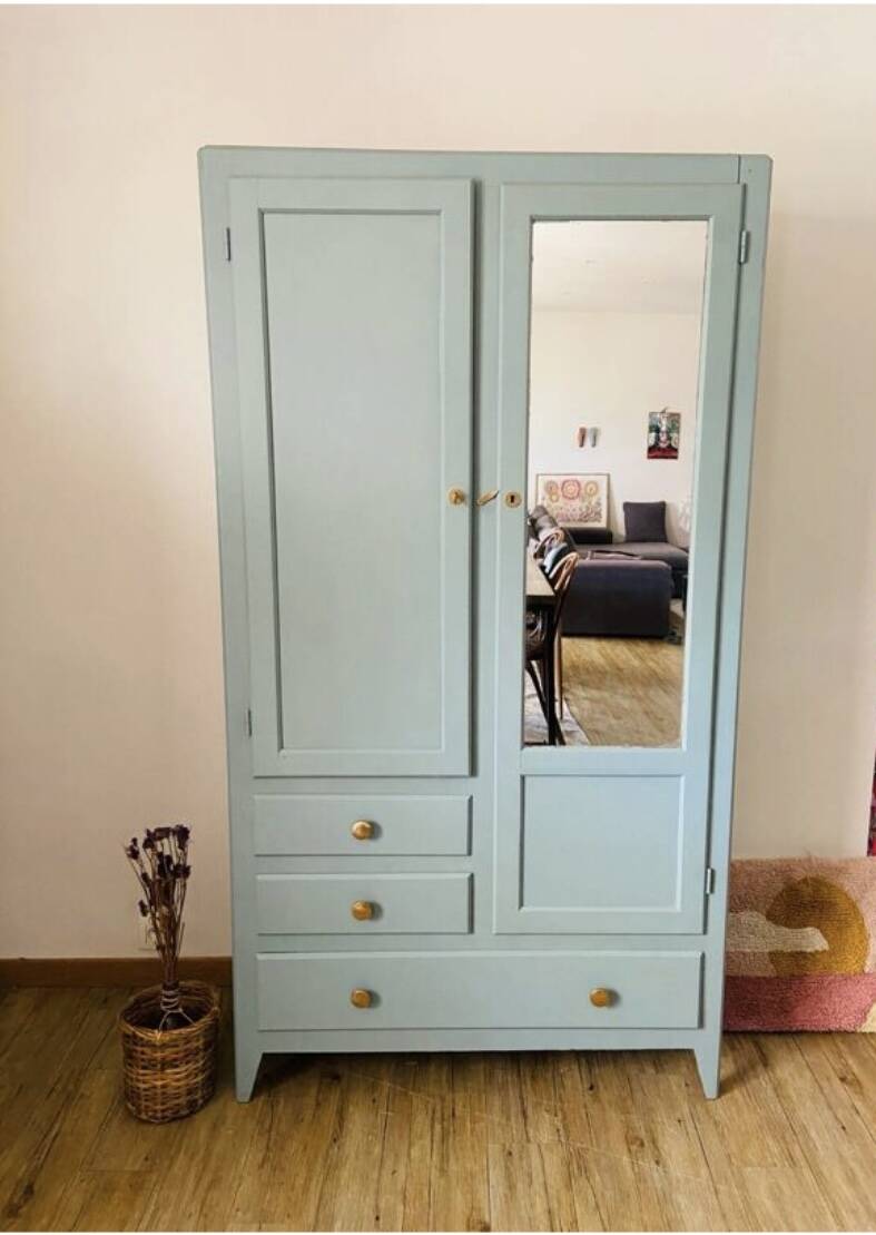 Armoire parisienne