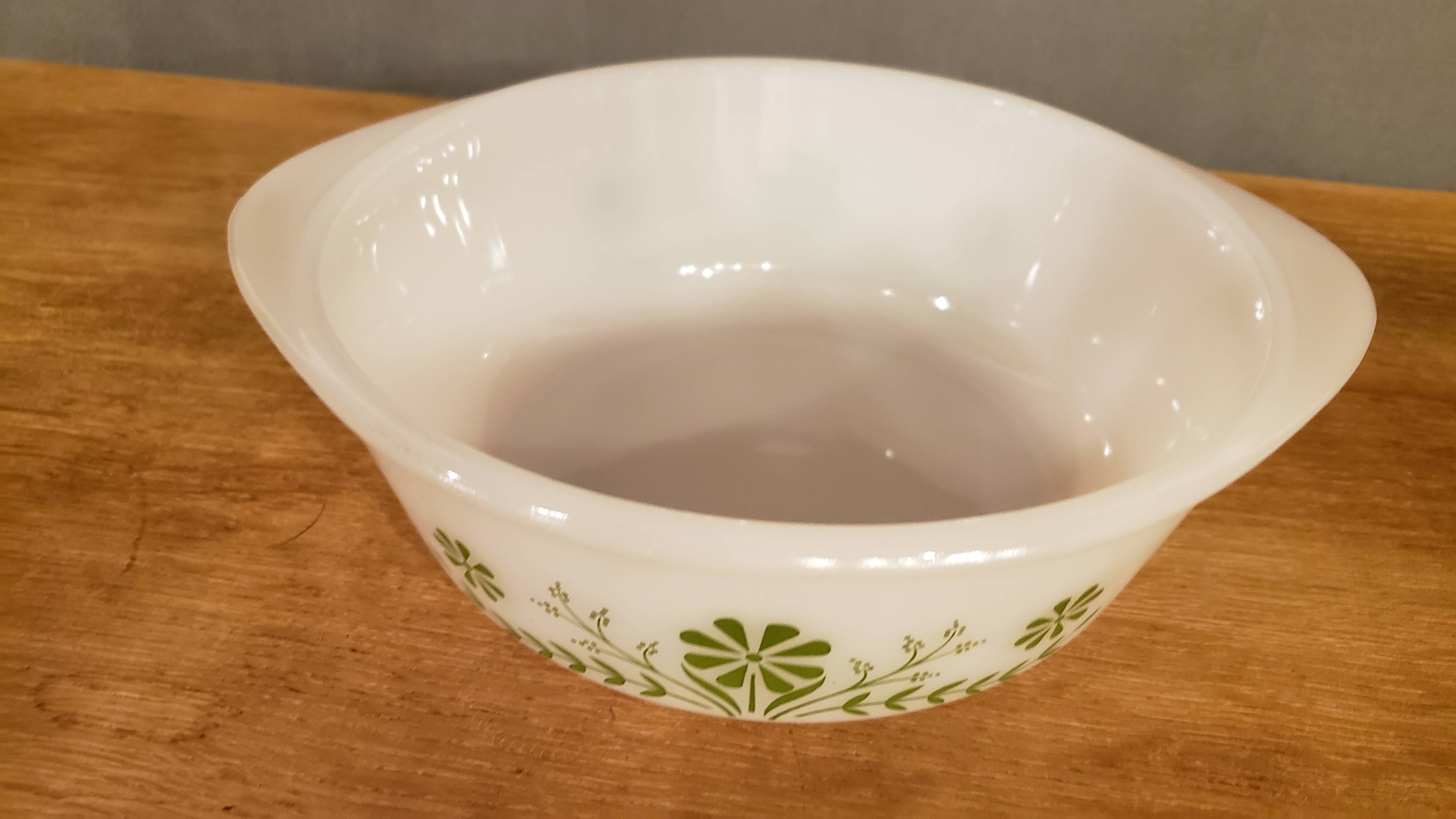 Set of 3 vintage green flower pyrex dishes