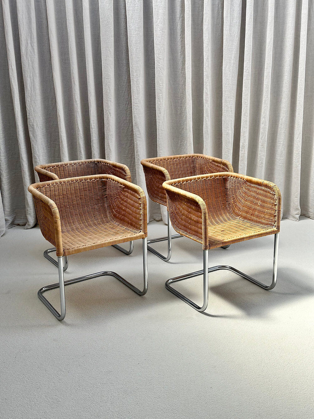 Set of 4 cantilever wicker chairs, attributed to Harvey Probber, USA, 1970s.