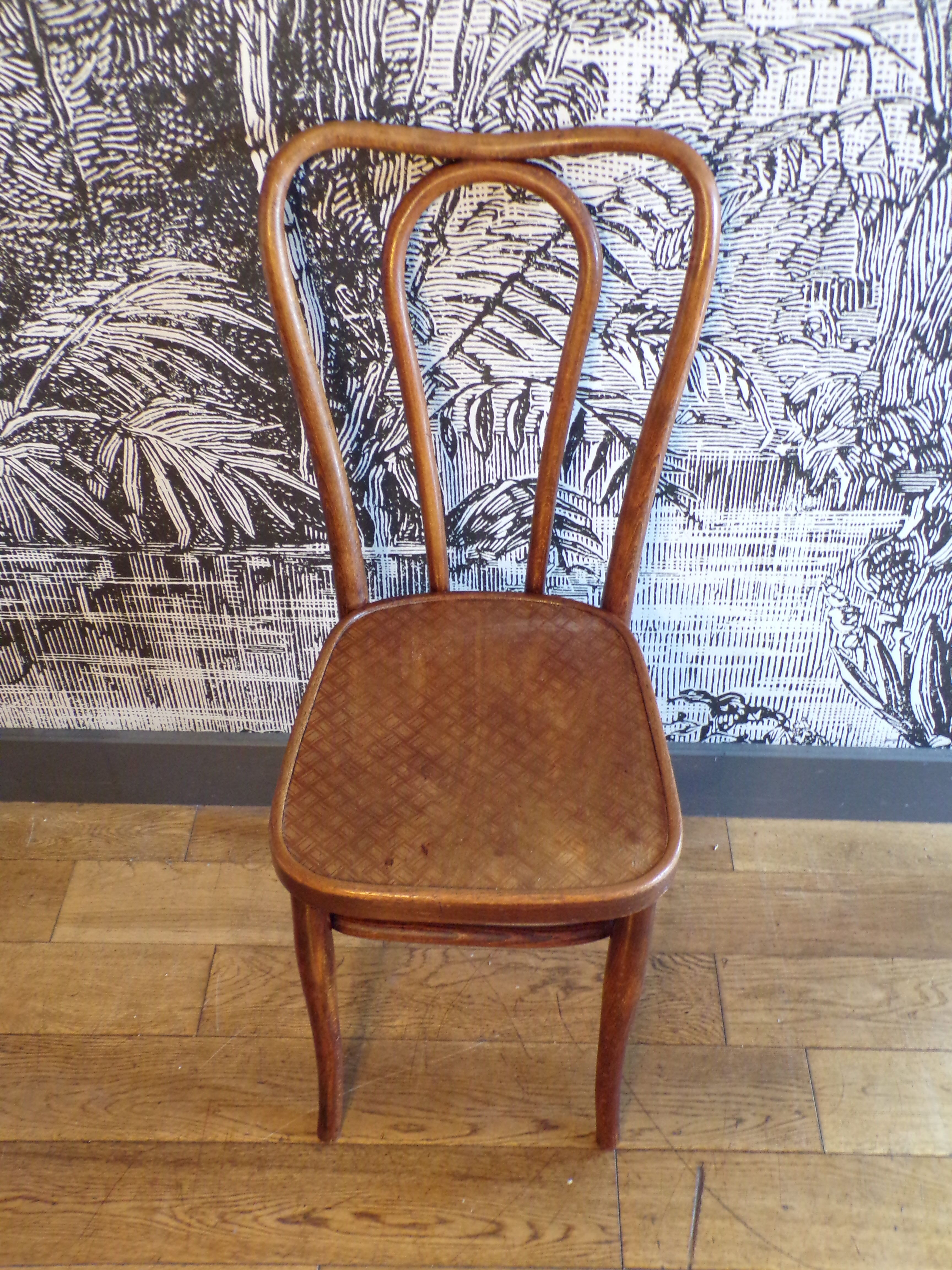 Bistro chair 1900 in curved wood