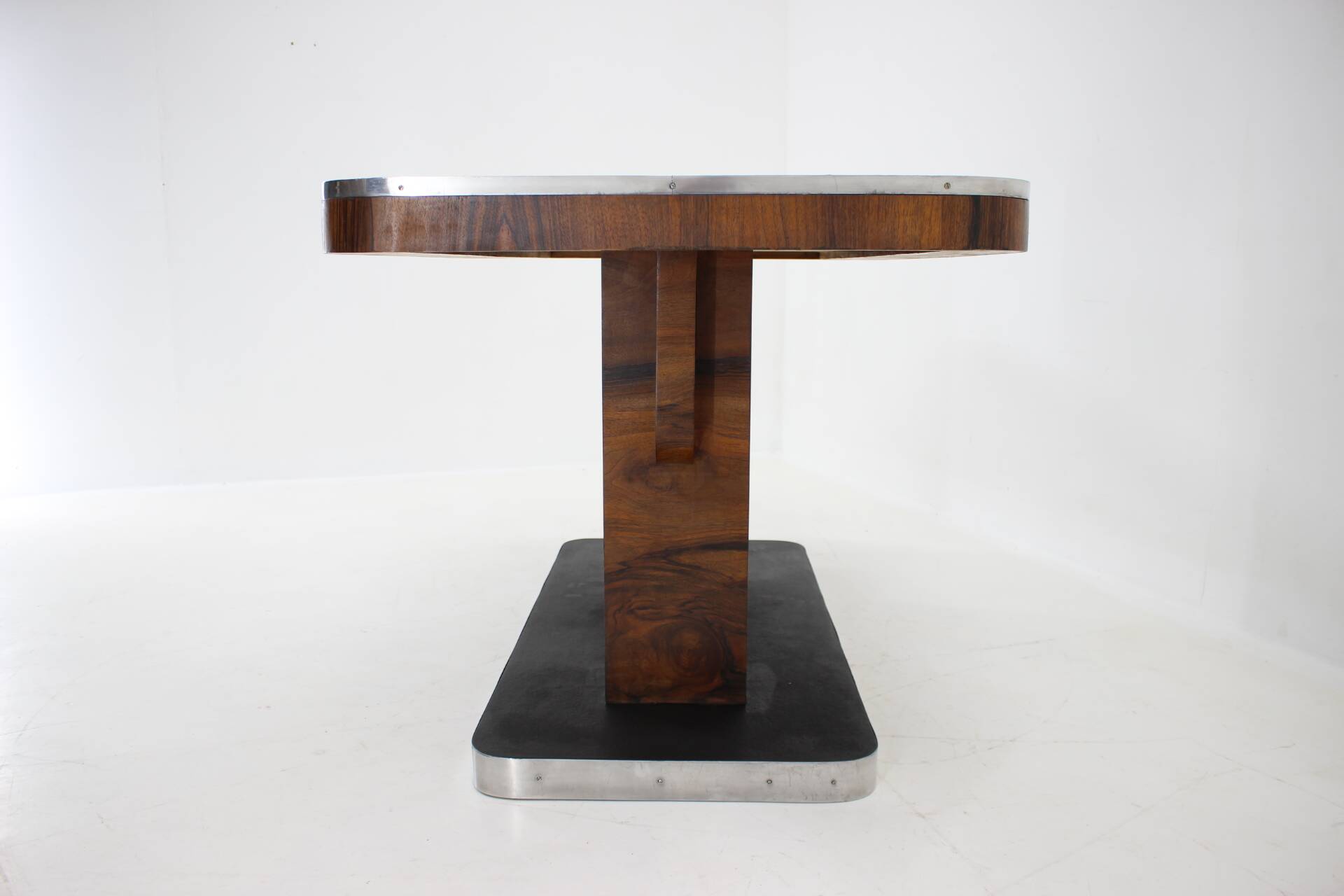 1930s Art Deco Dining Table in Walnut, Czechoslovakia