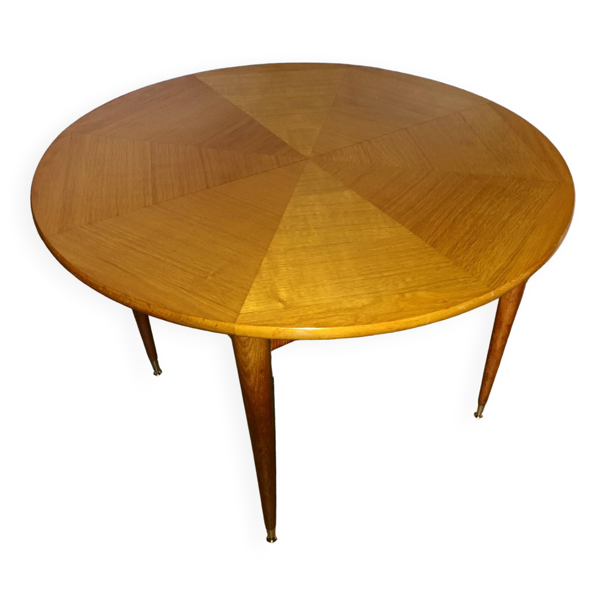 Table ronde a 2 allonges en chene clair des années 50