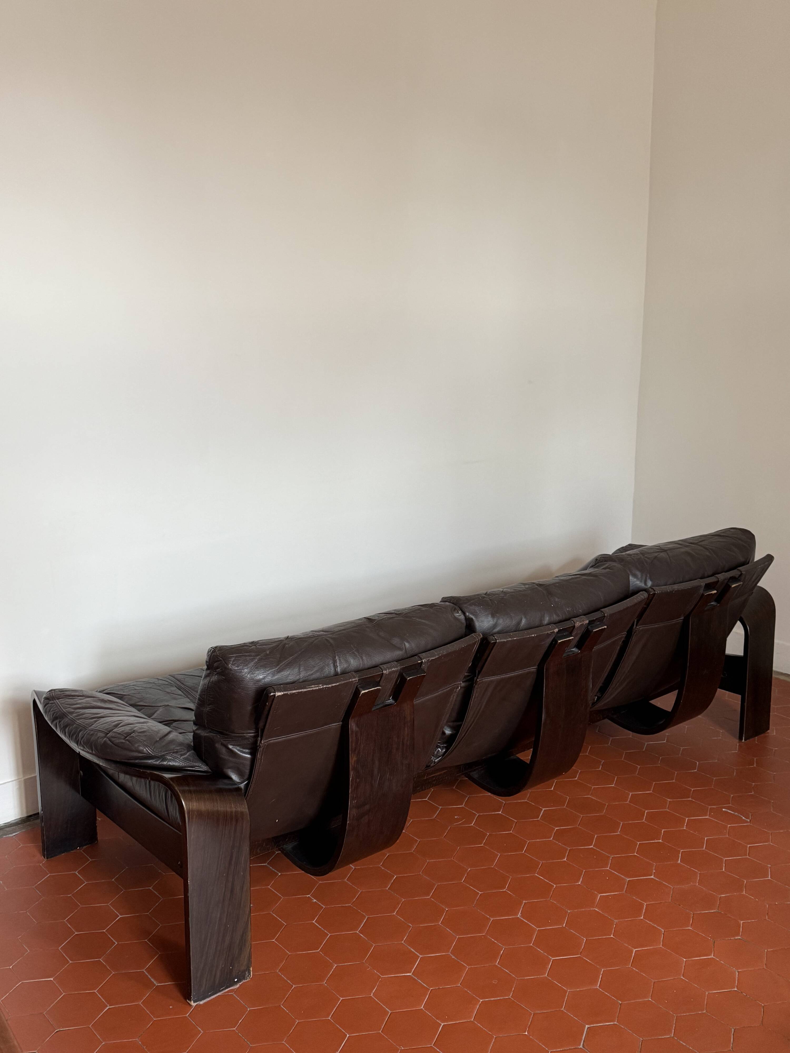 Canapé Panda d'Ake Fribyten pour Nelo Sweden (Roche Bobois) en bois et cuir.