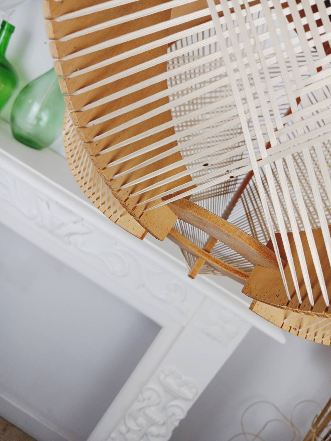 Vintage wood and wicker suspension design