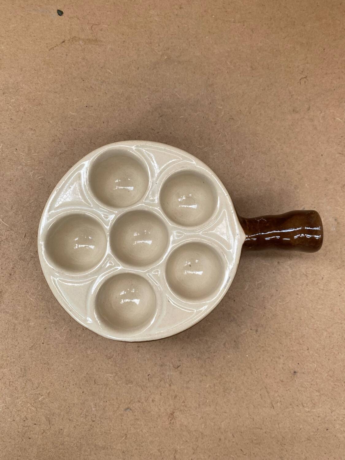 Set of 6 émile henry snail dishes in beige brown ceramic pan