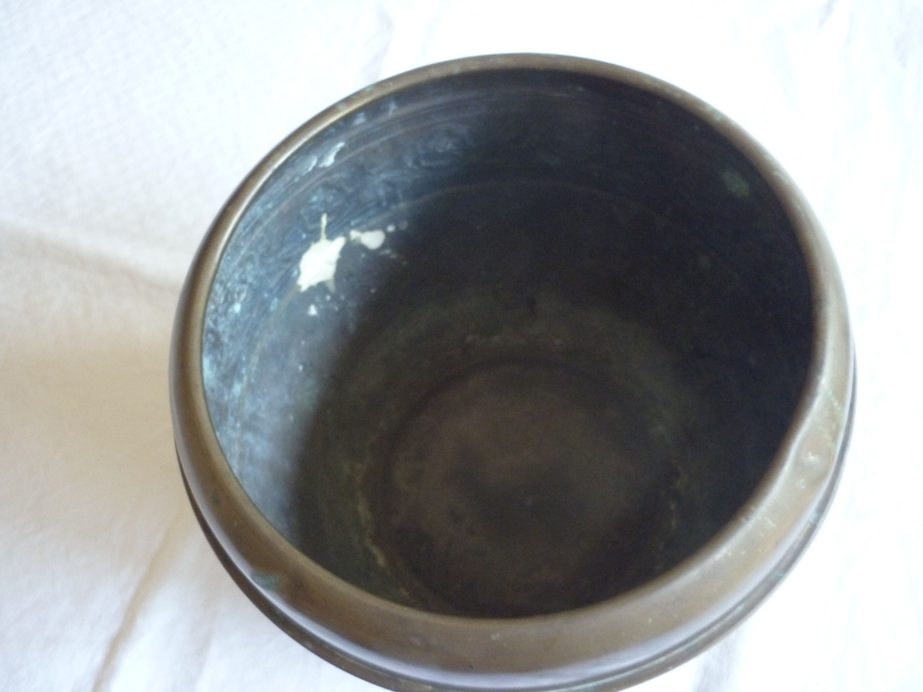 Cache pot brass floral décor