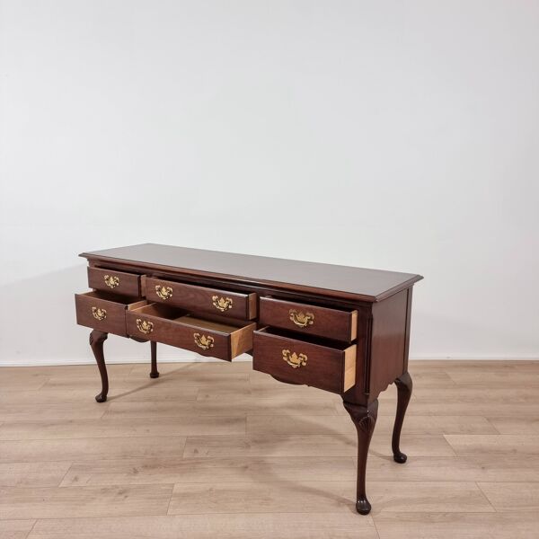 Buffet colonial fabriqué aux États-Unis des années 1970