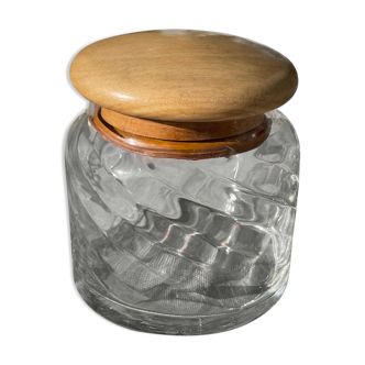 Glass jar