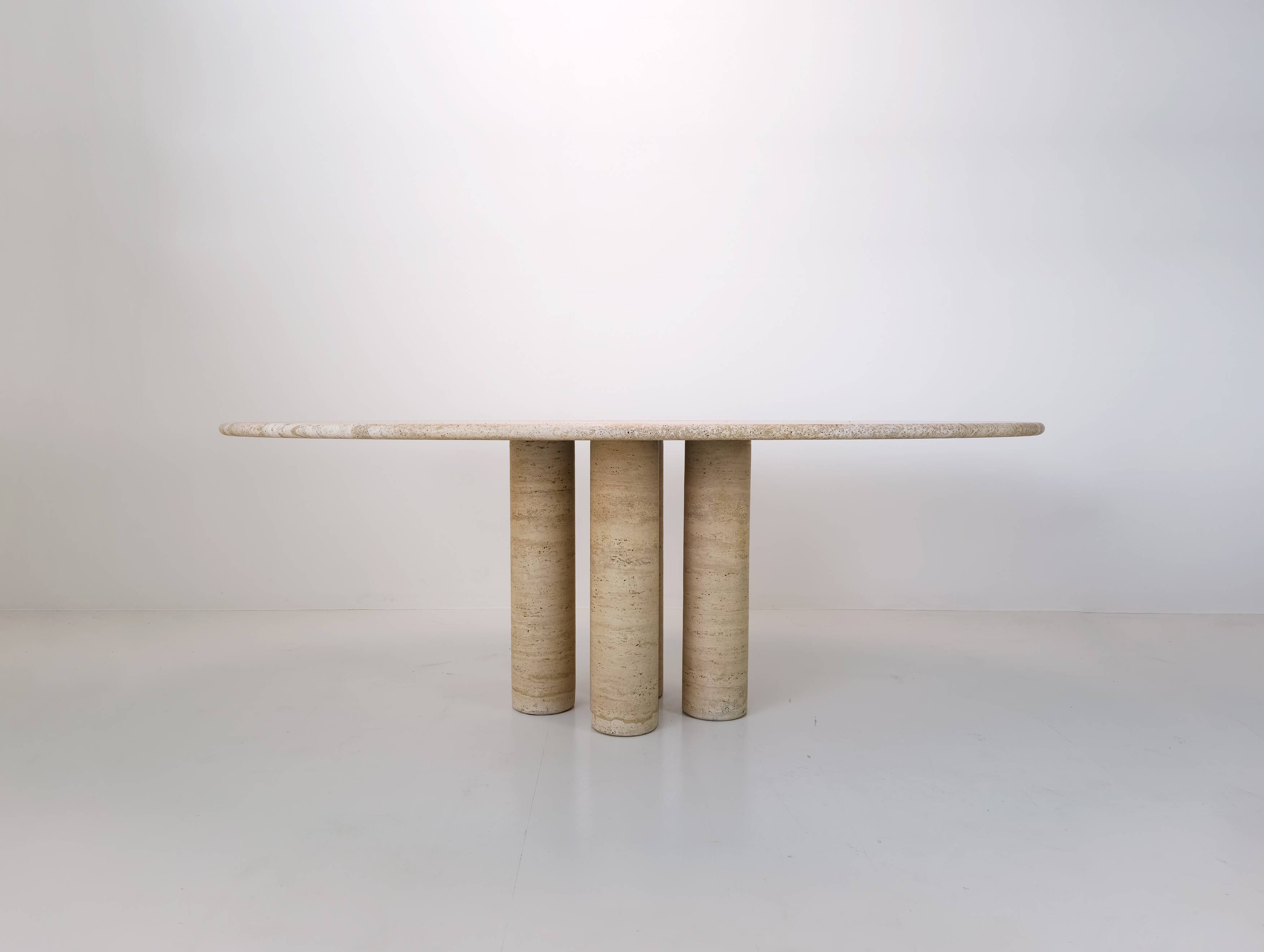 Mario Bellini – Il Colonnato – Italian travertine dining table, ca. 1980