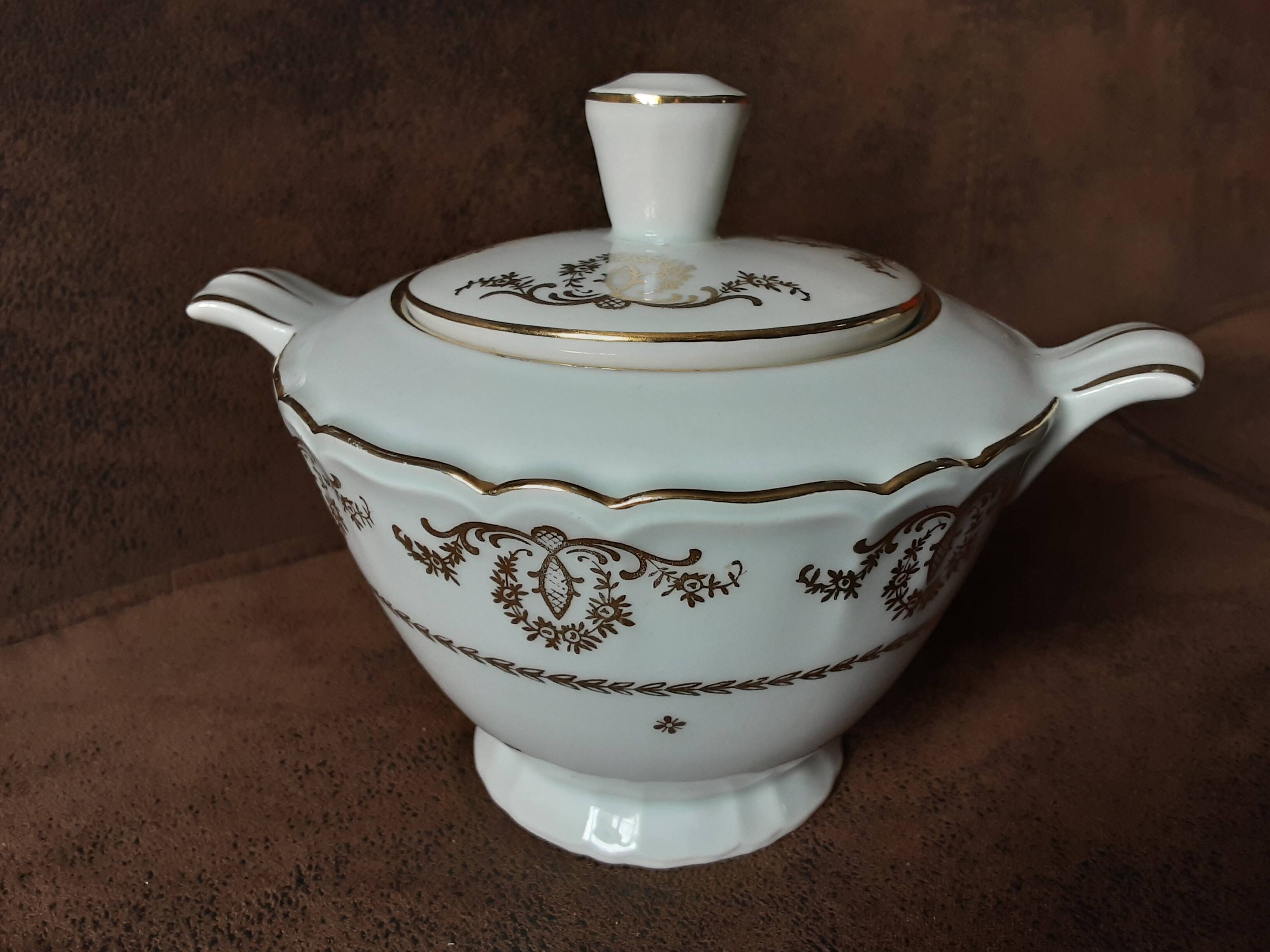 Luxury porcelain sugar bowl from the Compagnie Nationale
