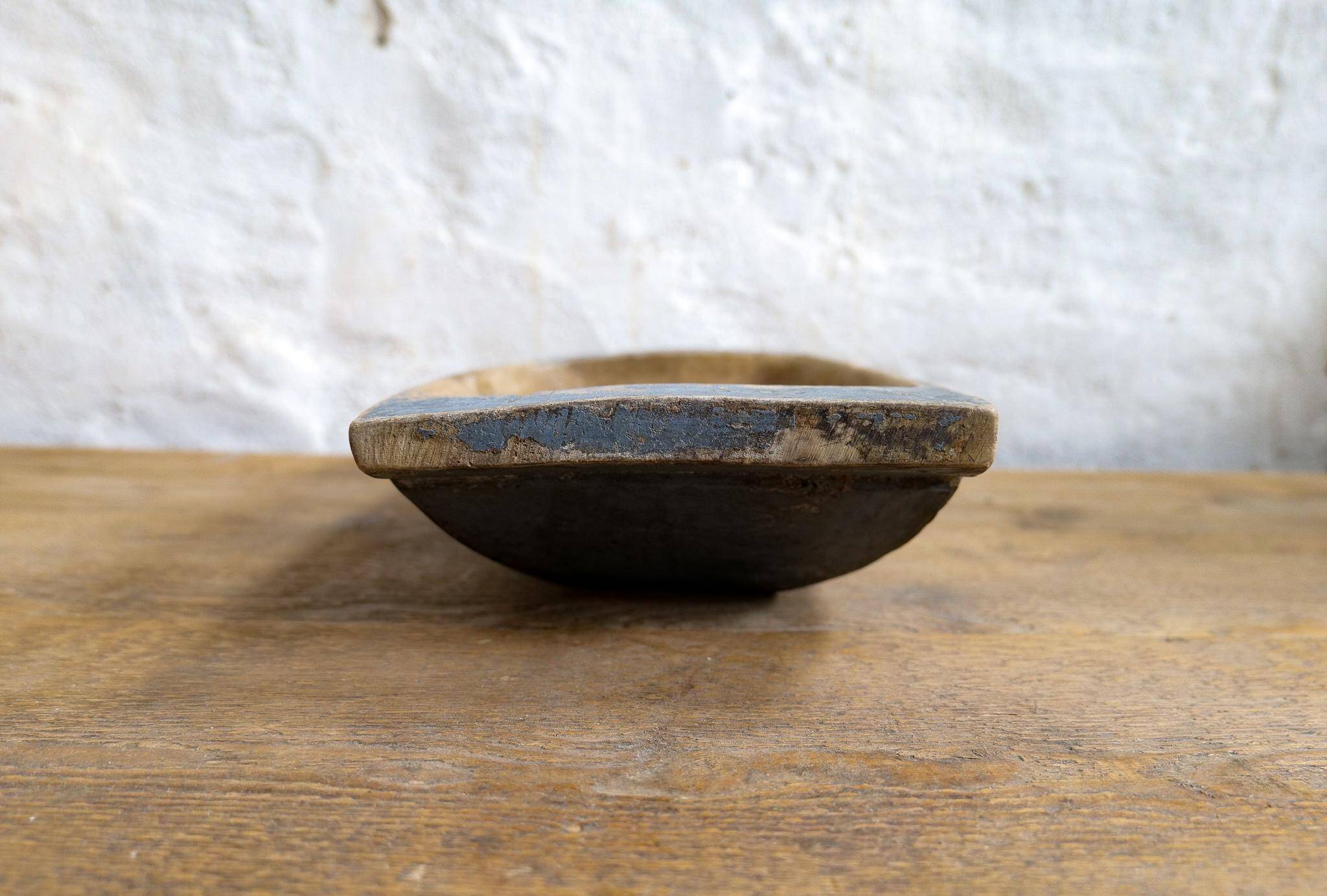 Swedish folk art, large unique blue farmer's bowl from the 19th century.