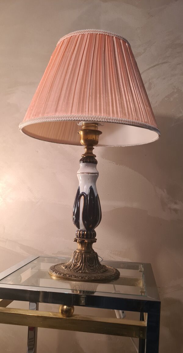 Lampe pied céramique et bronze, abat  jour plissé vieux rose 48x29  art deco
