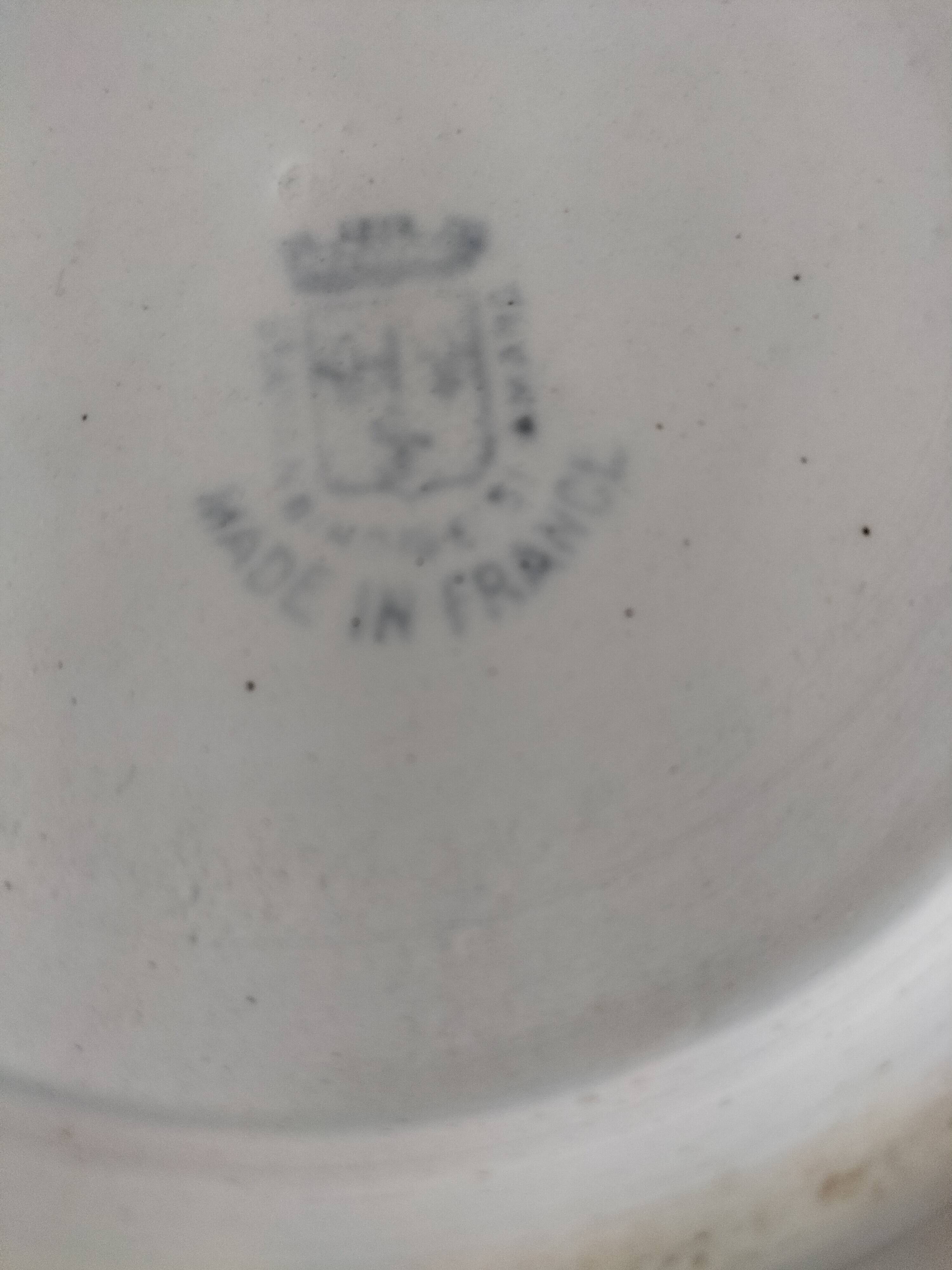 Antique Saint-Amandinoise tureen, blue and ochre decoration 6523, 1900-1920
