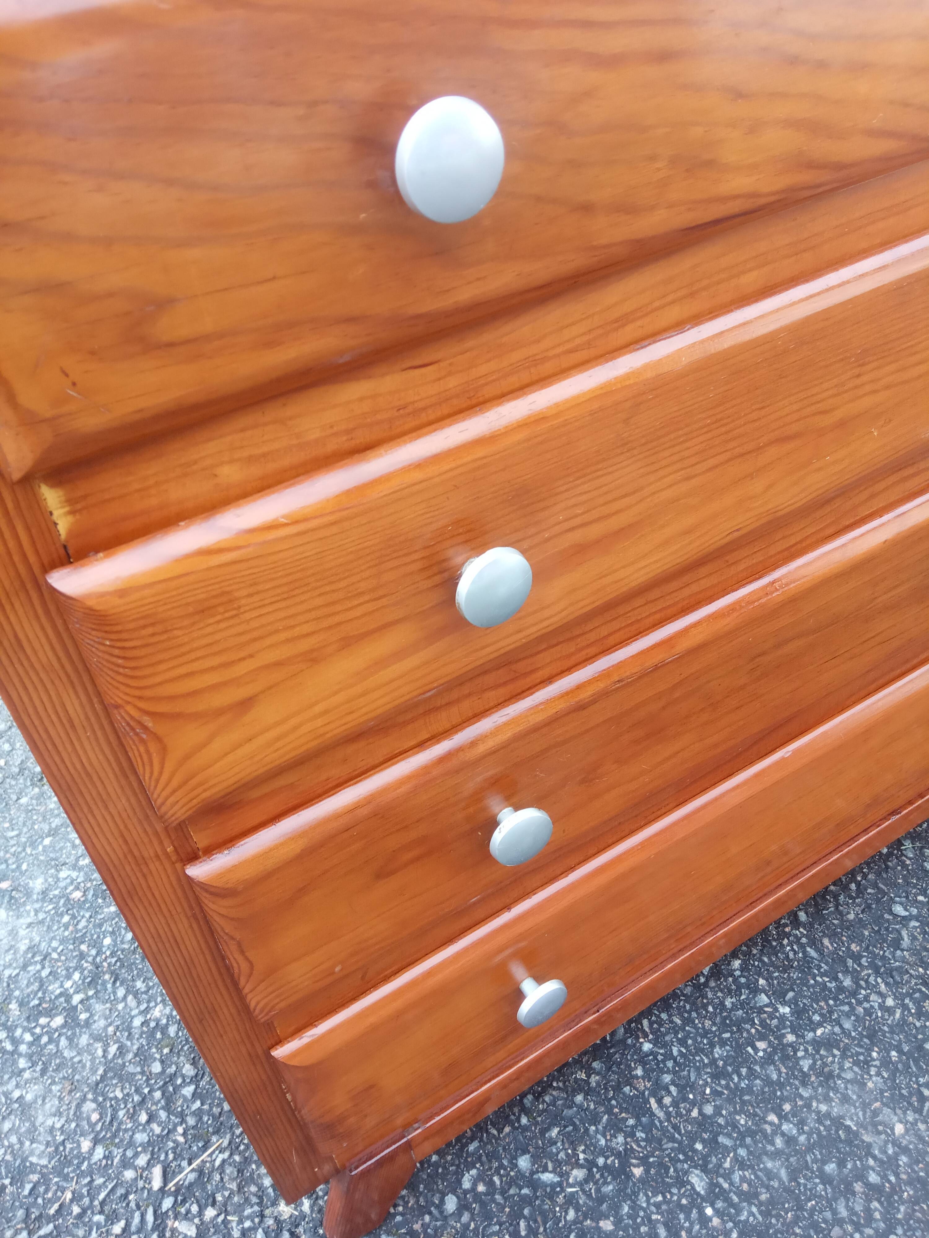 Art Deco chest of drawers