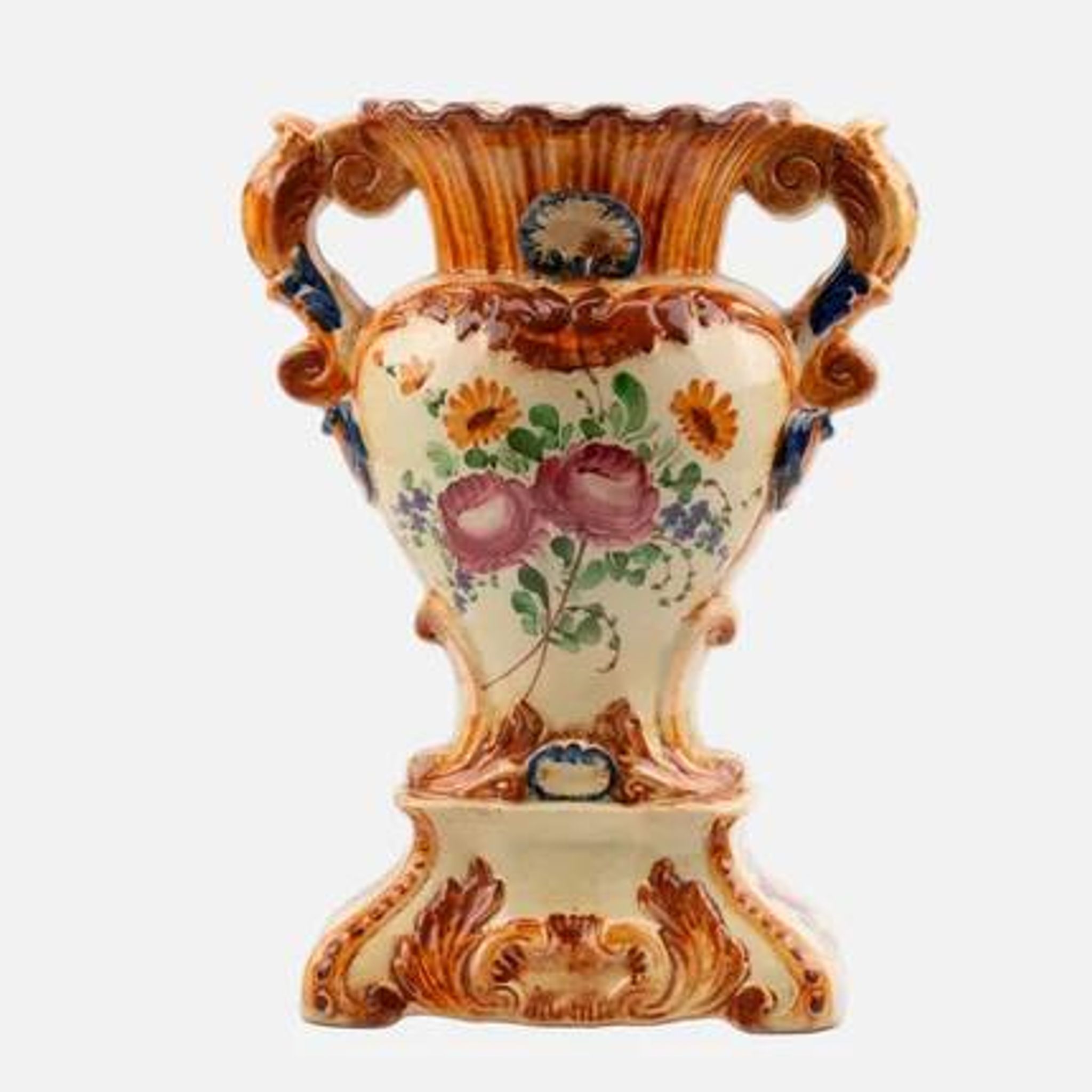 Sublime Capodimonte vase with white and yellow floral patterns.