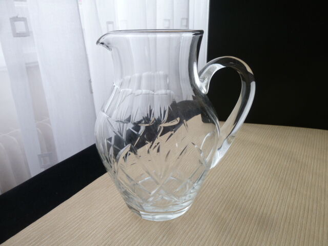 Carafe unsigned cut crystal water jug