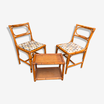 Lot of 2 bamboo chairs and their little tablet