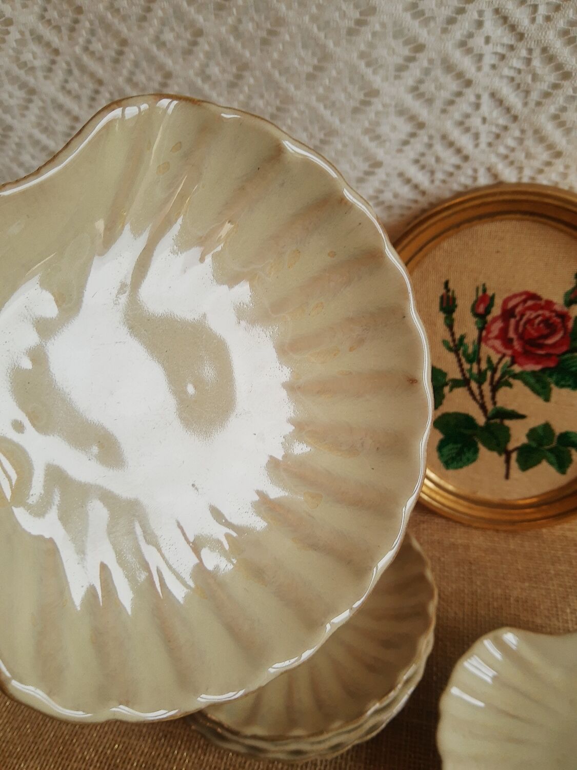 Set of 6 shells, ramekins, vintage ceramic cups