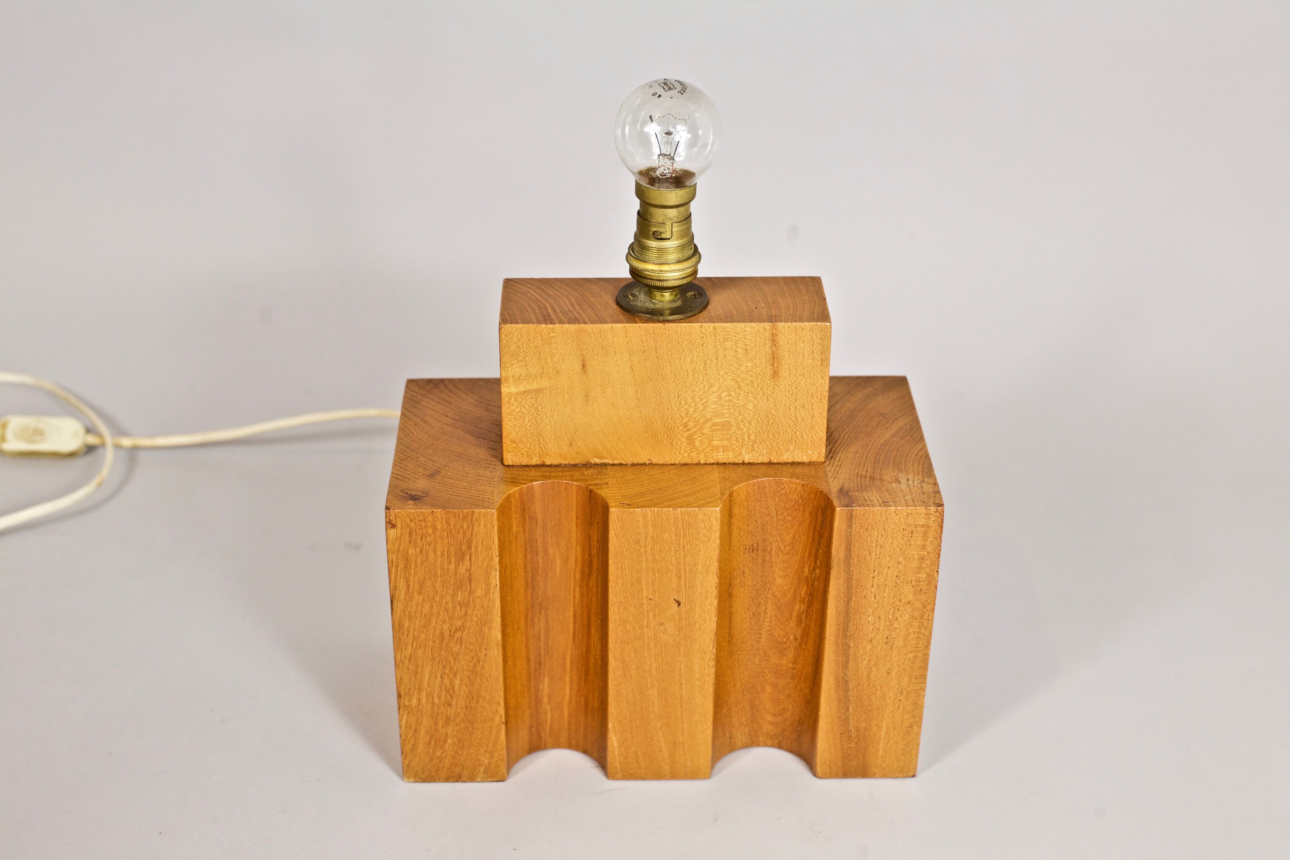 Constructivist wooden lamp edited by the House renewed circa 1970
