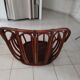 Fauteuil rotin des années 60 ras du sol