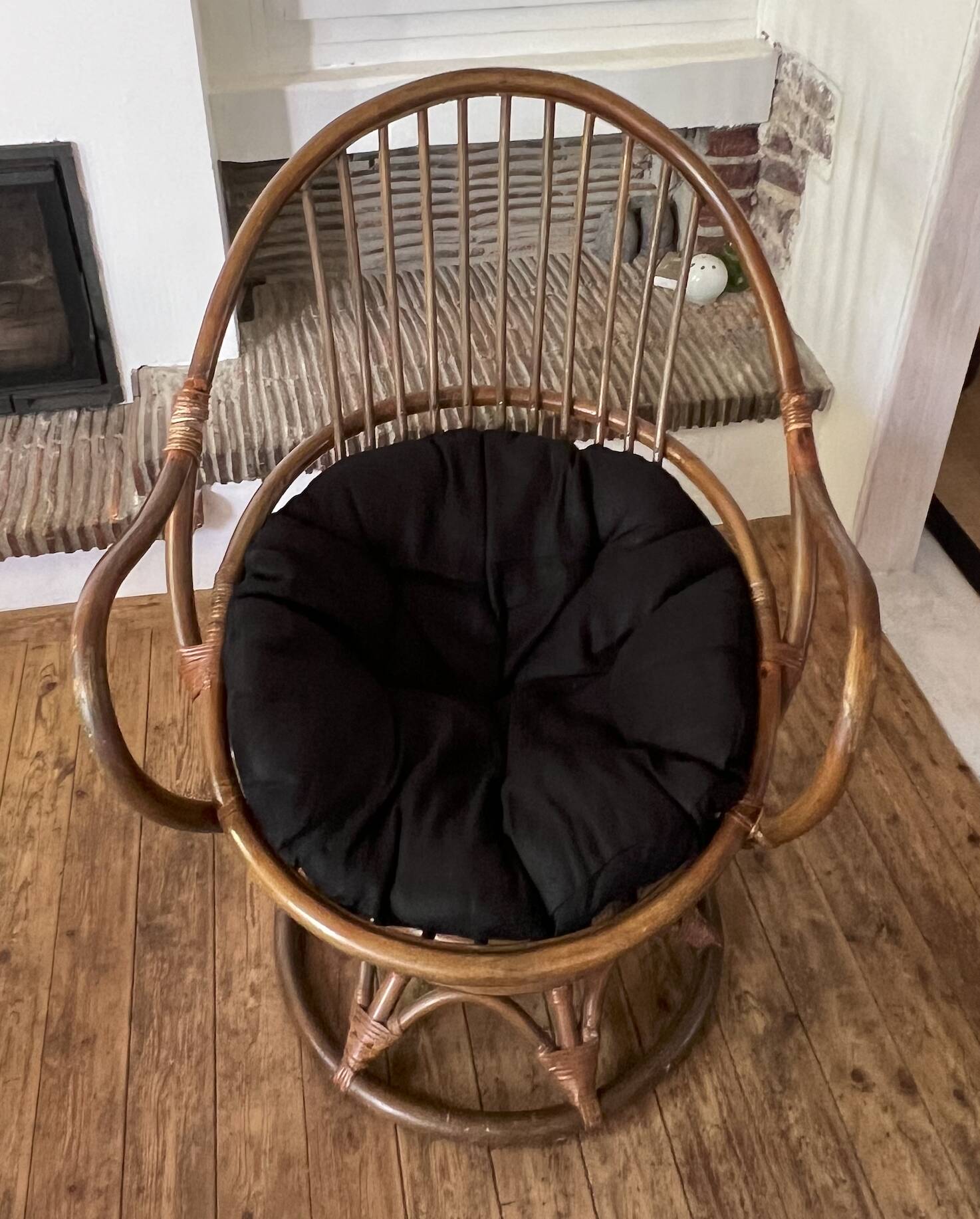 Pair of rotating rattan armchairs