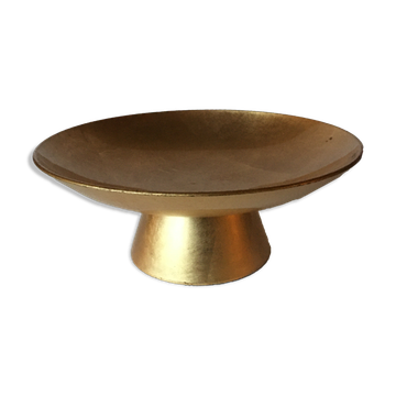 Cut on footsk and gold leaves