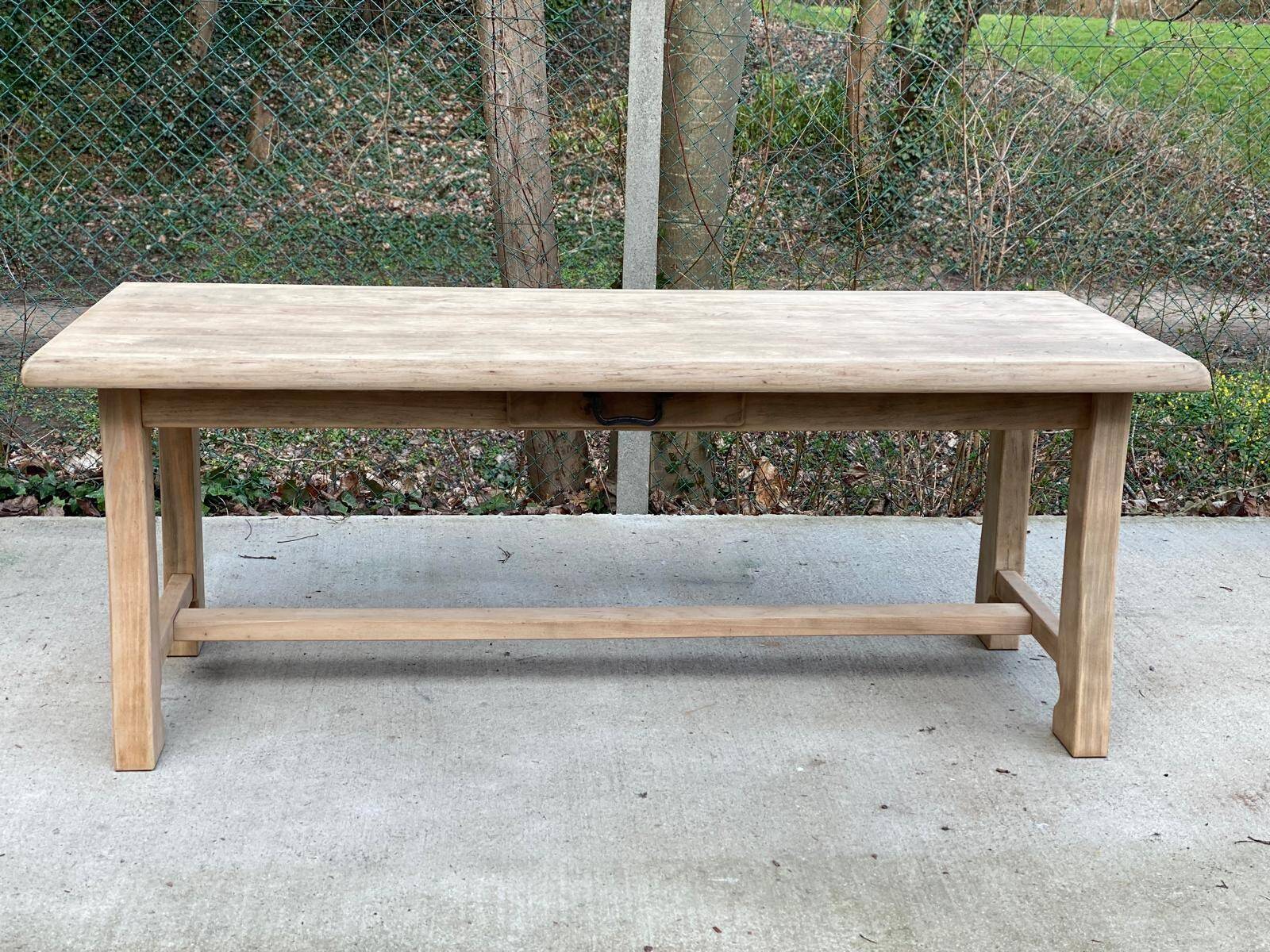Table de ferme extensible rénovée en chêne brut 300cm pieds sculptés