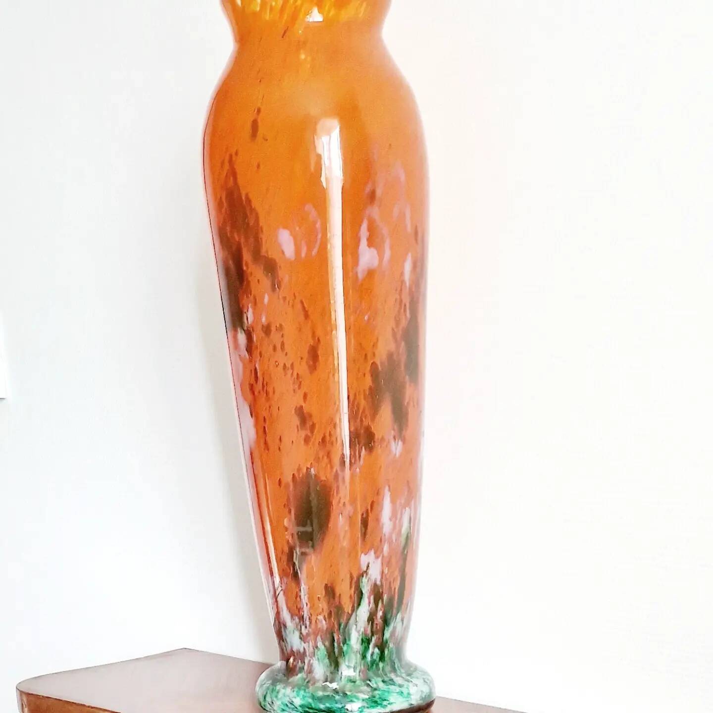 Marmoreal glass vase signed Lorrain Nancy