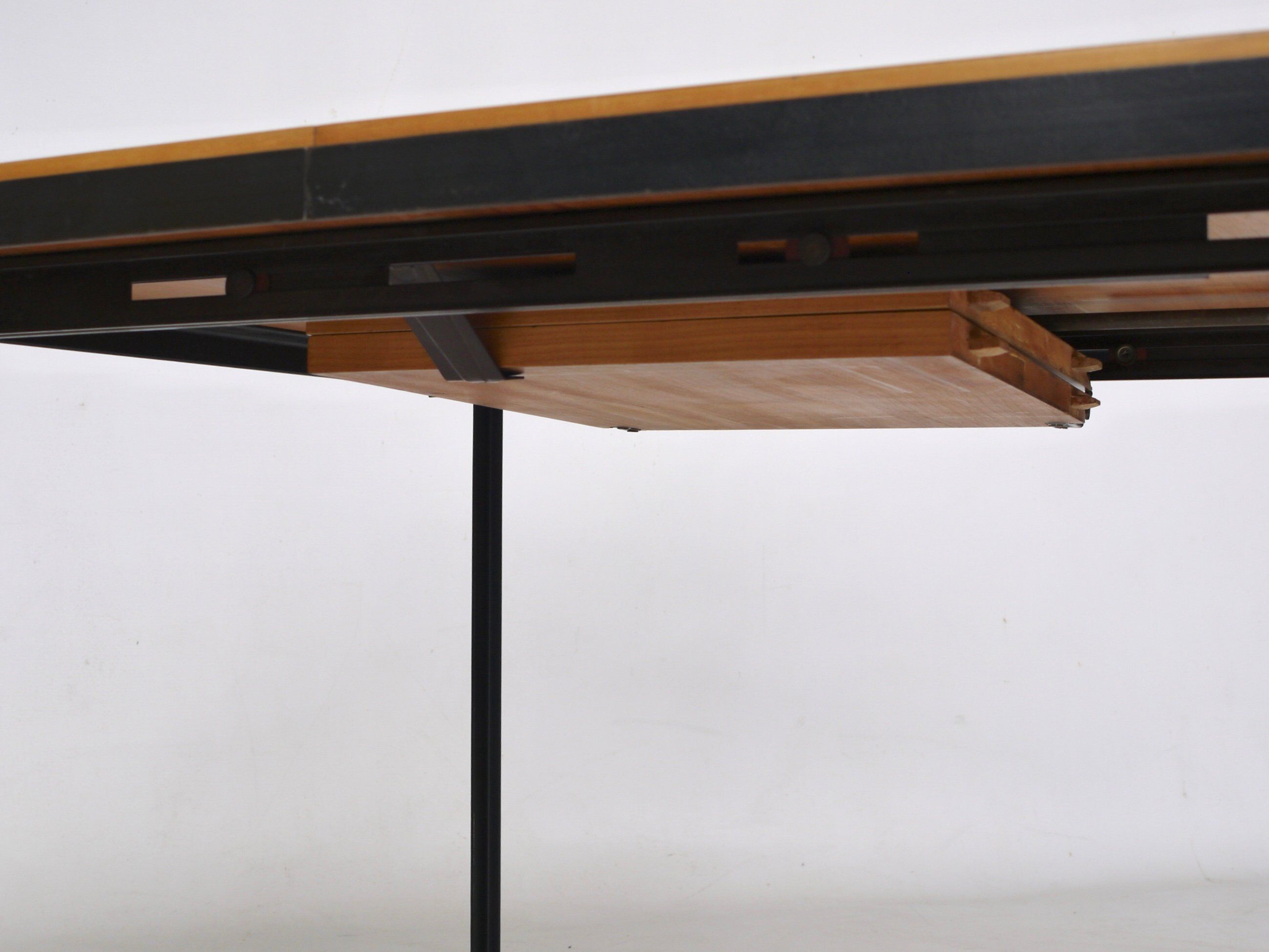 Extendable t-angle table by florence knoll for knoll international, 1950s