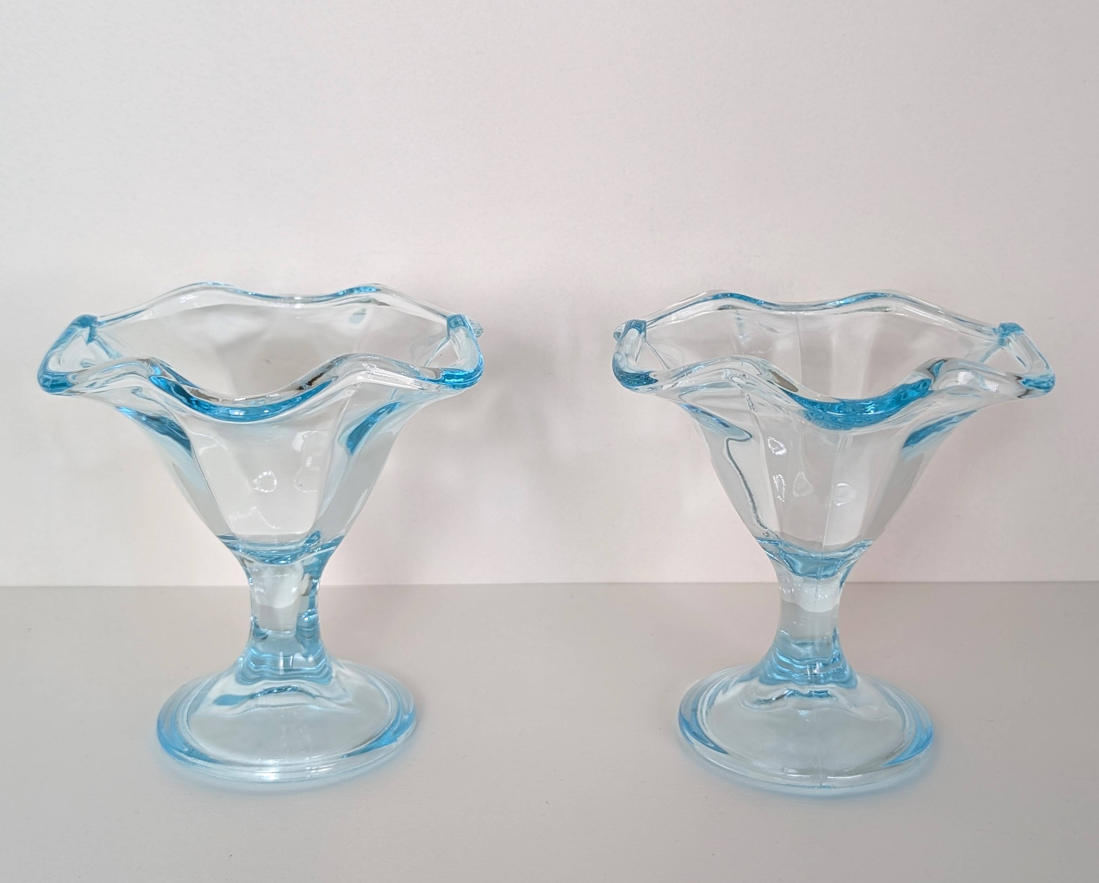 Italian ice cream cups