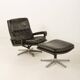 Fauteuil lounge vintage avec tabouret par André Vandenbrouck