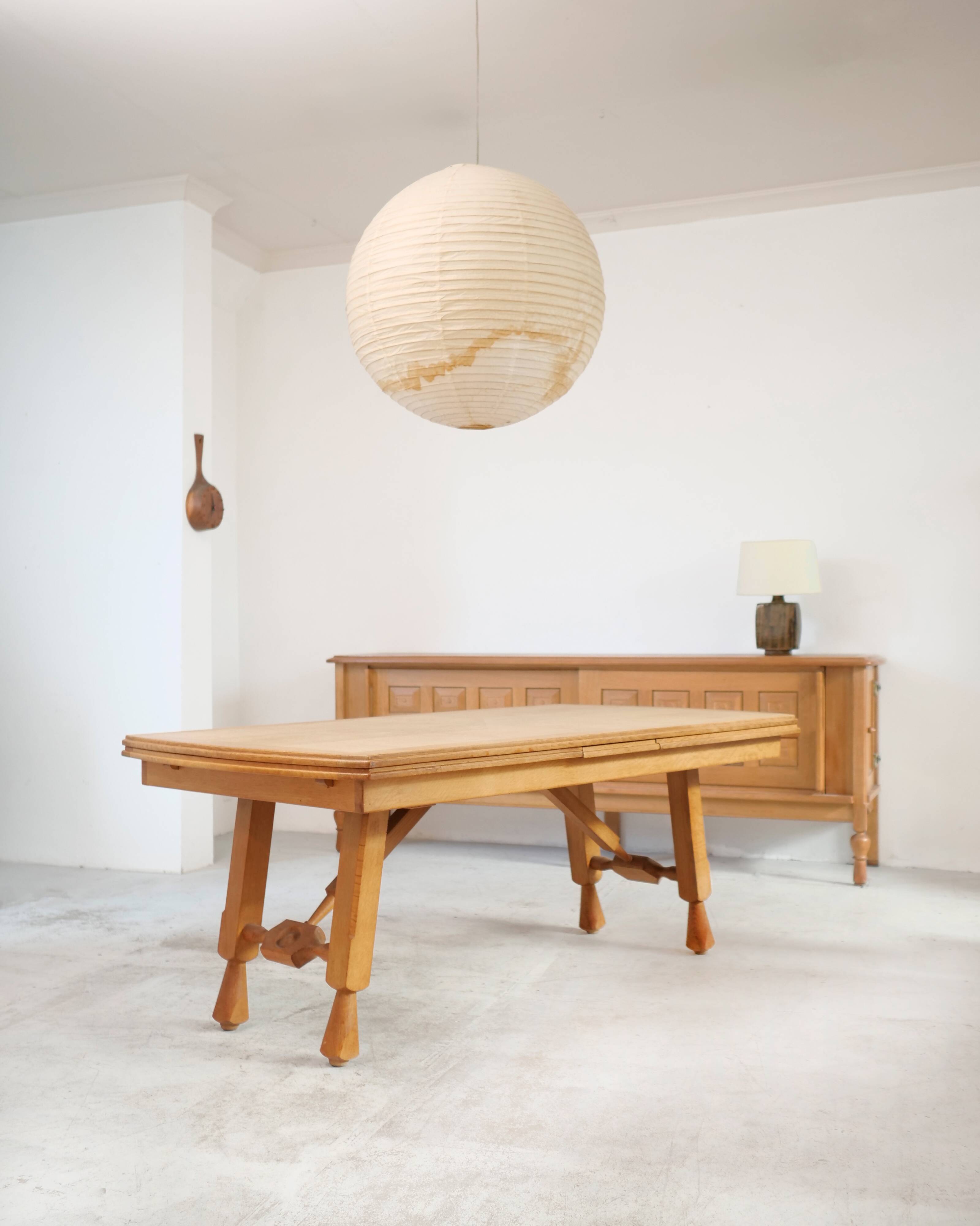 Guillerme and Chambron extendable table for your home France