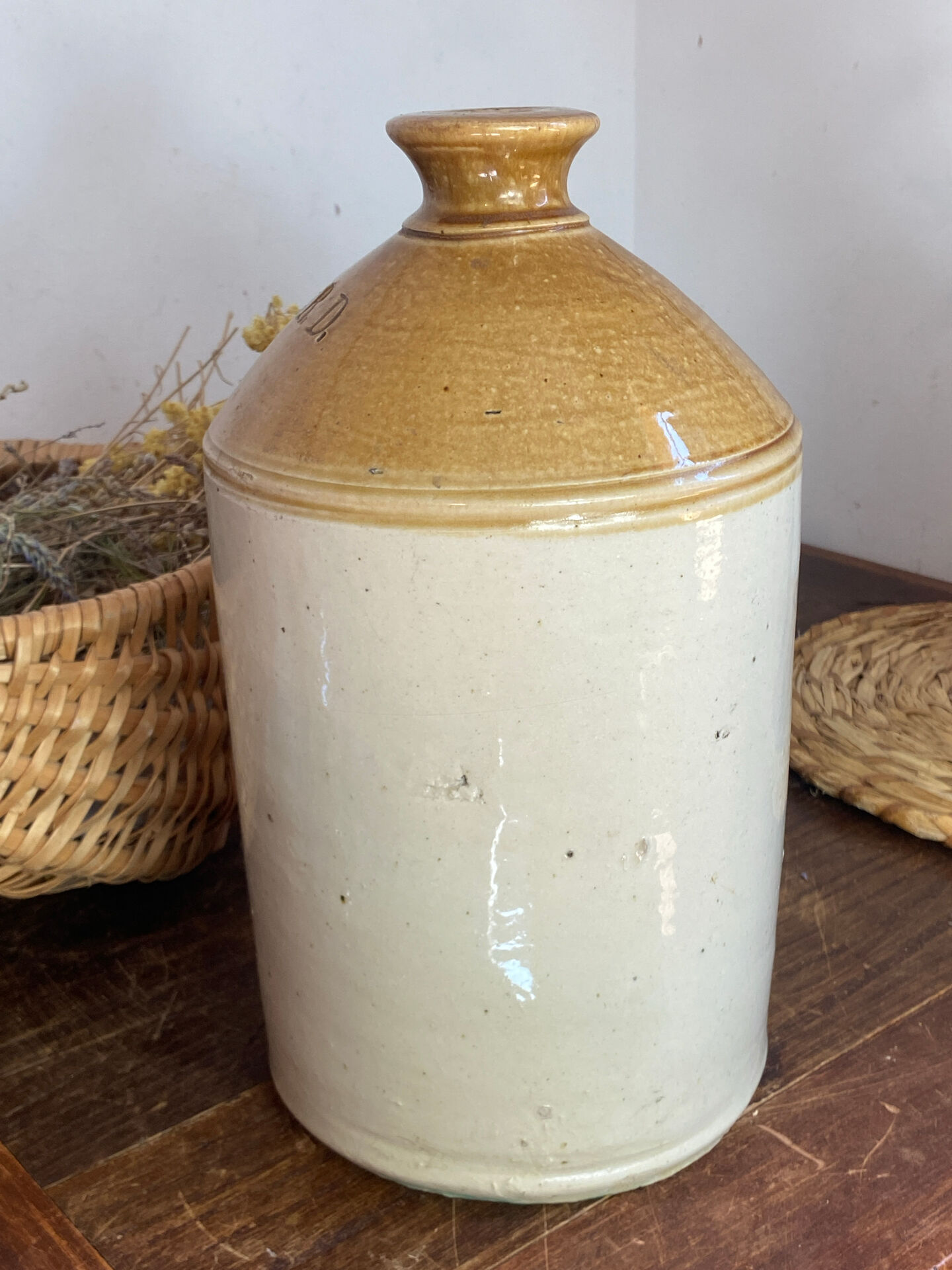 Two-tone stoneware jar, SRD, England