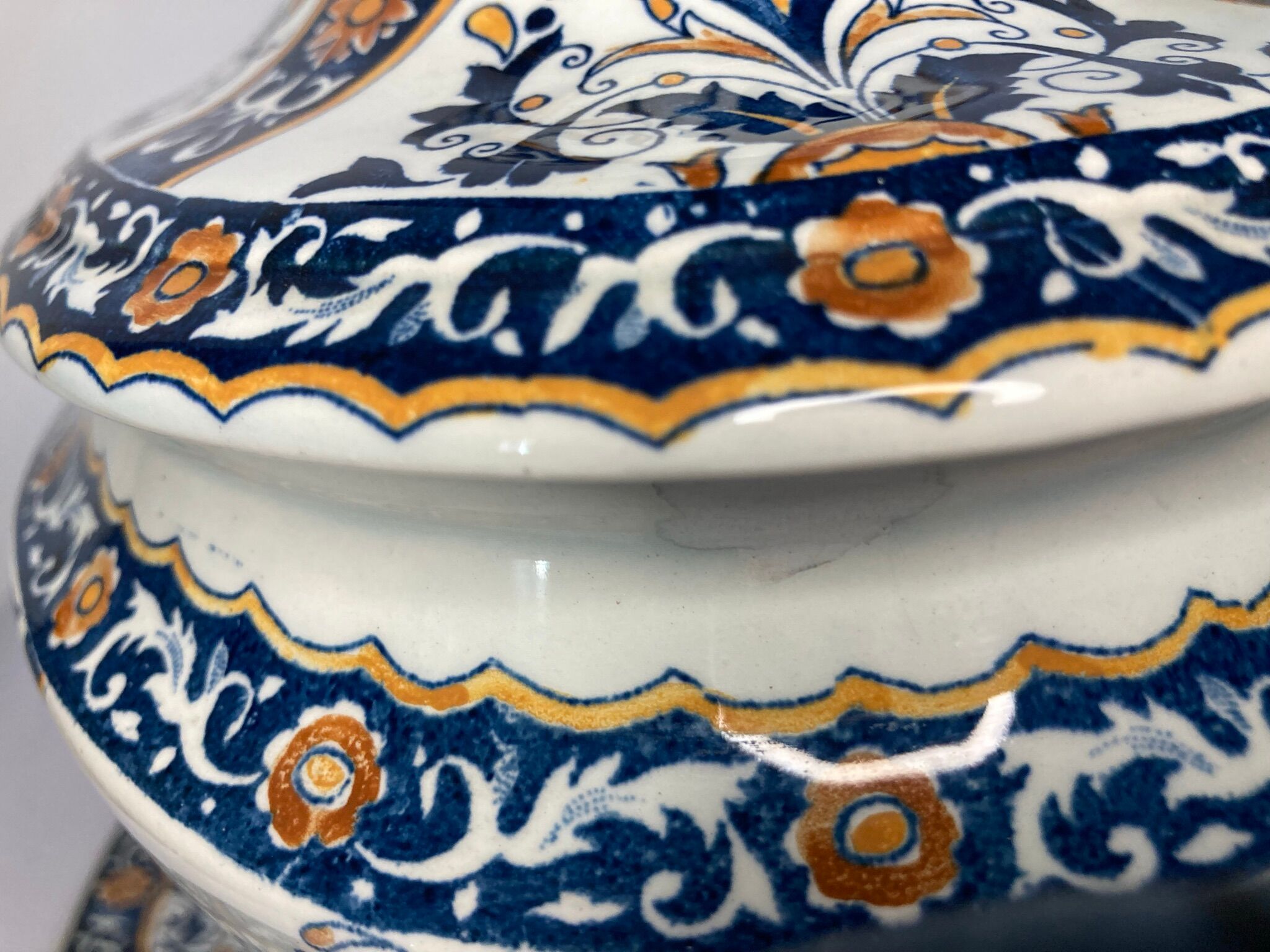 GIEN Soup and sleeping in earthenware decoration of lambrequins XXth