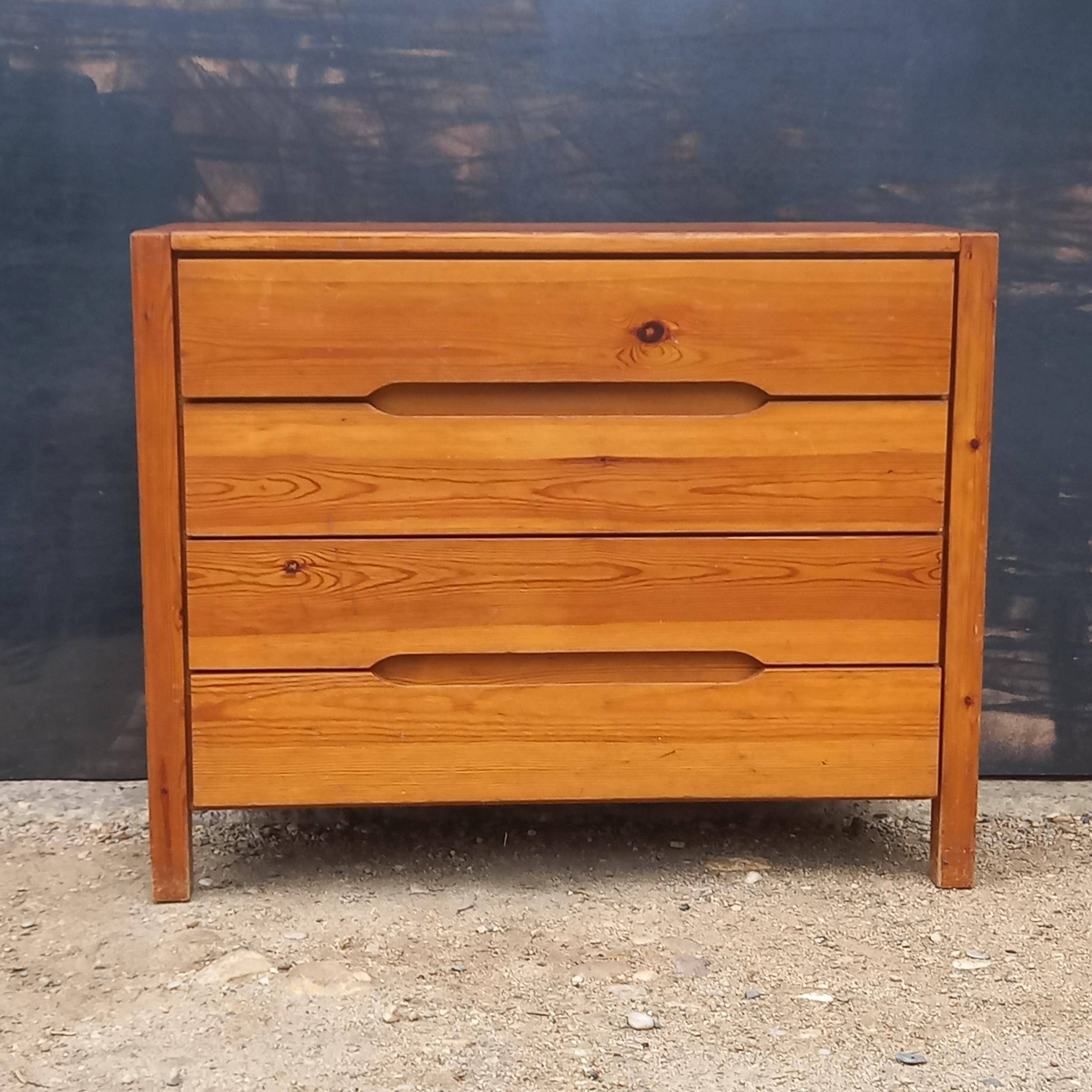 pine chest of drawers