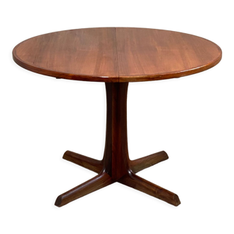 Scandinavian extendable round table in teak Gudme edition