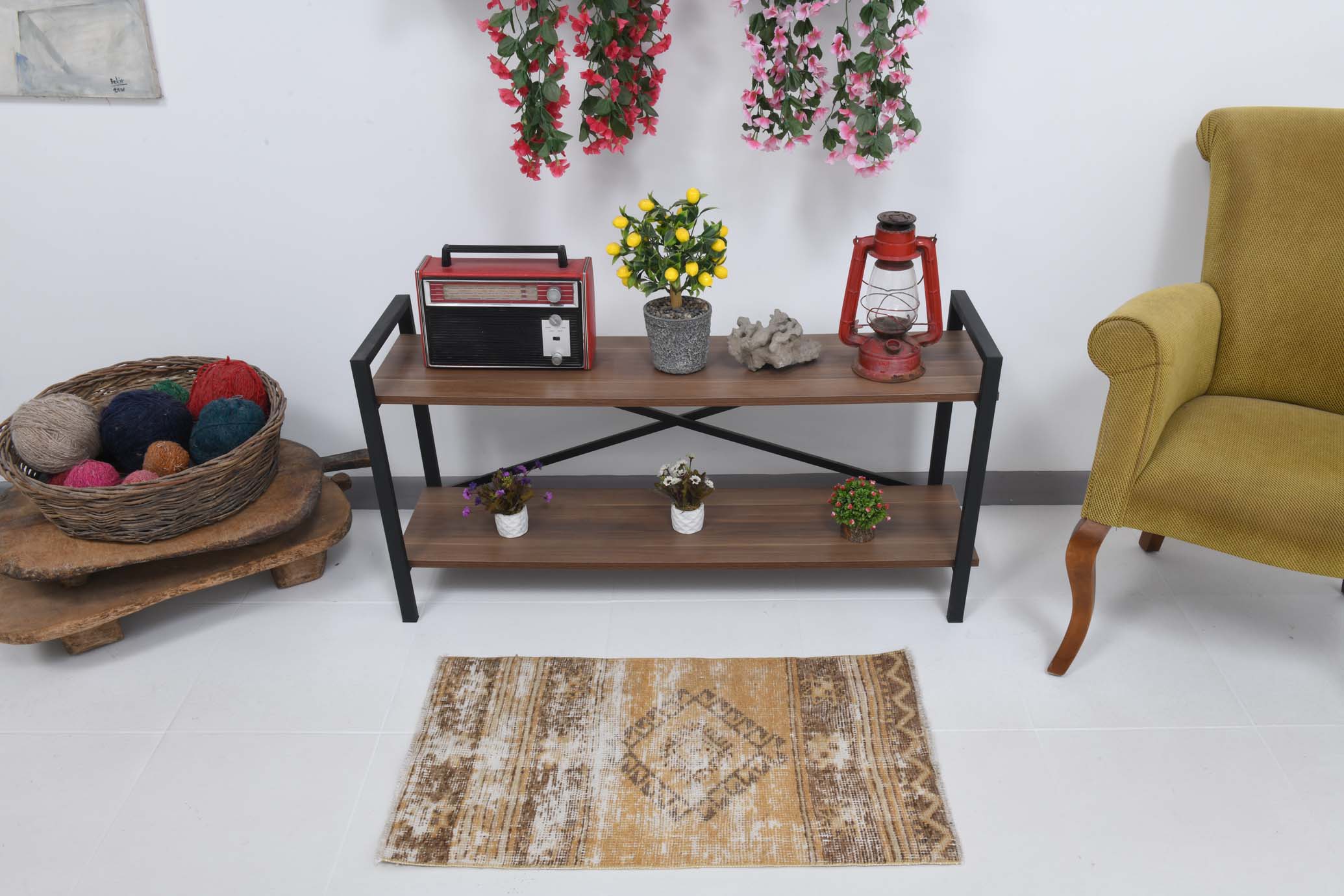 Hand-made wool distressed rug 92x52cm