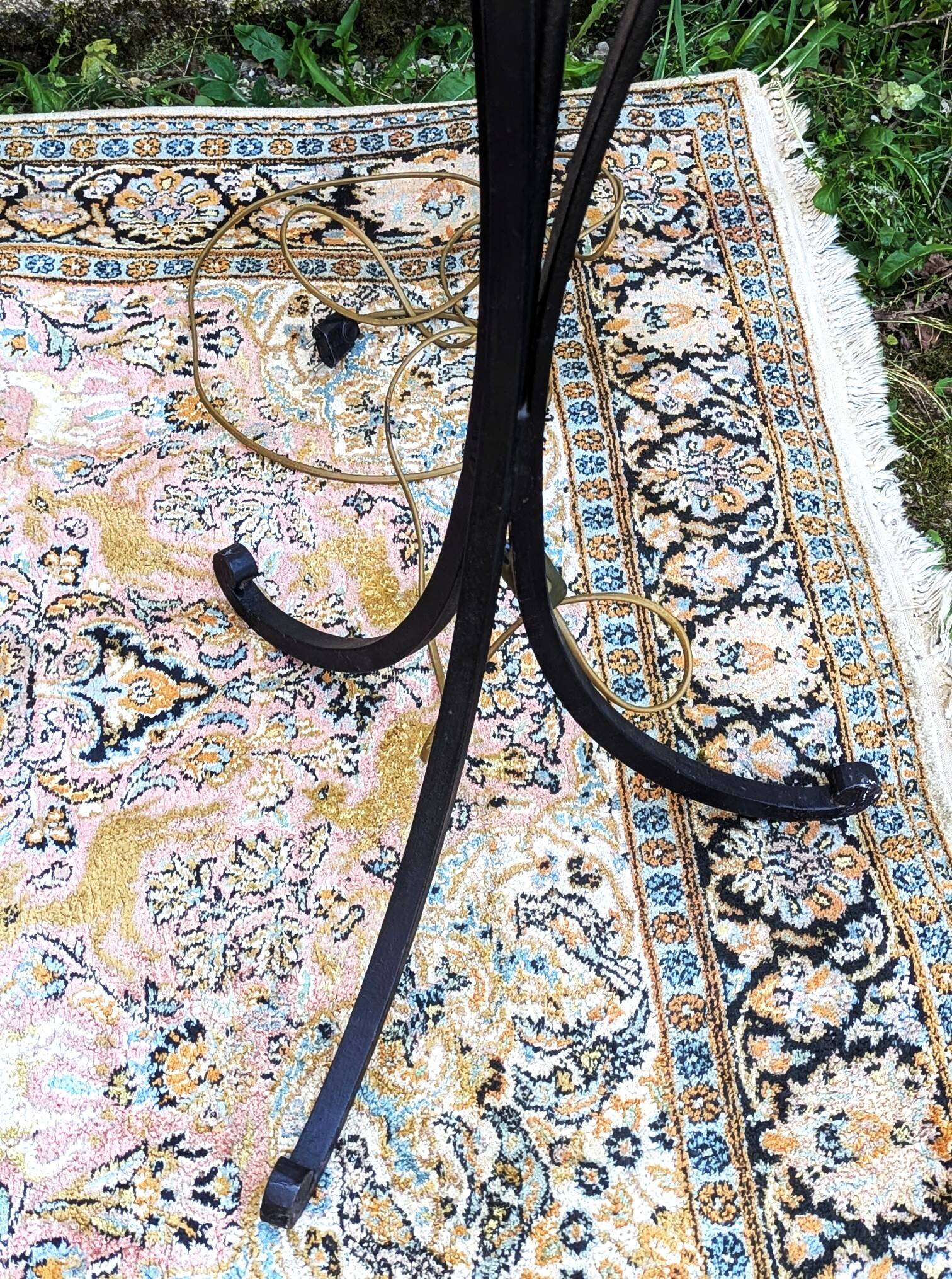 Vintage Black Wrought Iron Floor Lamp with Curved Arabesque Shape from the 60s/70s