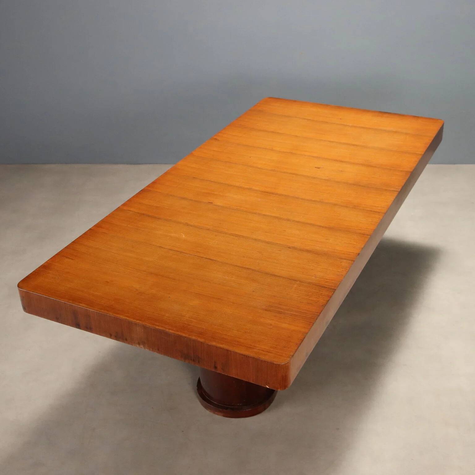 Table en bois plaqué des années 1950