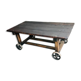 Rolling coffee table