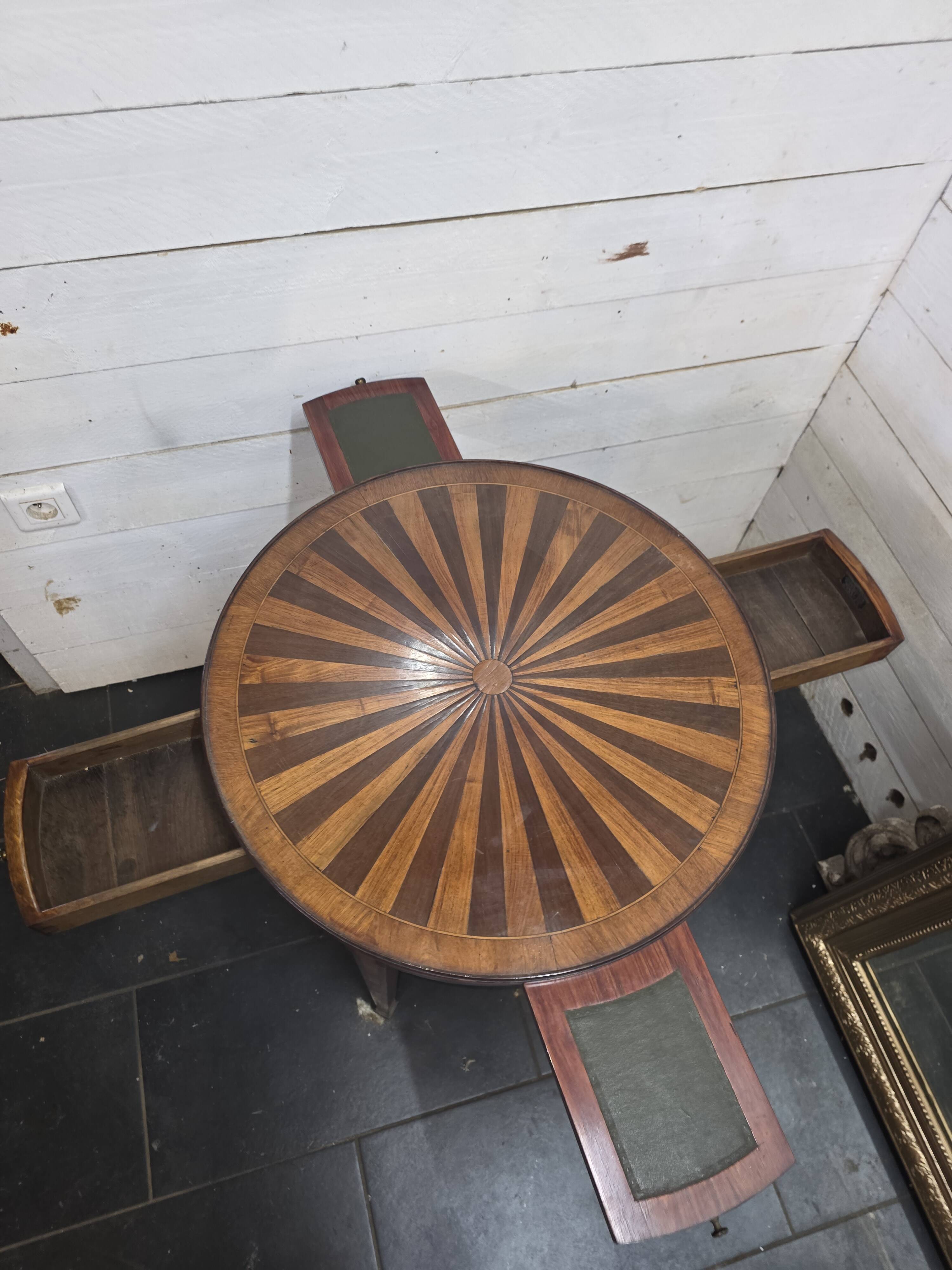 Bouillotte table in marquetry, signed Pagny Fils, Paris, early 20th century