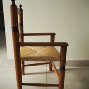 Ancien fauteuil paillé pour enfant