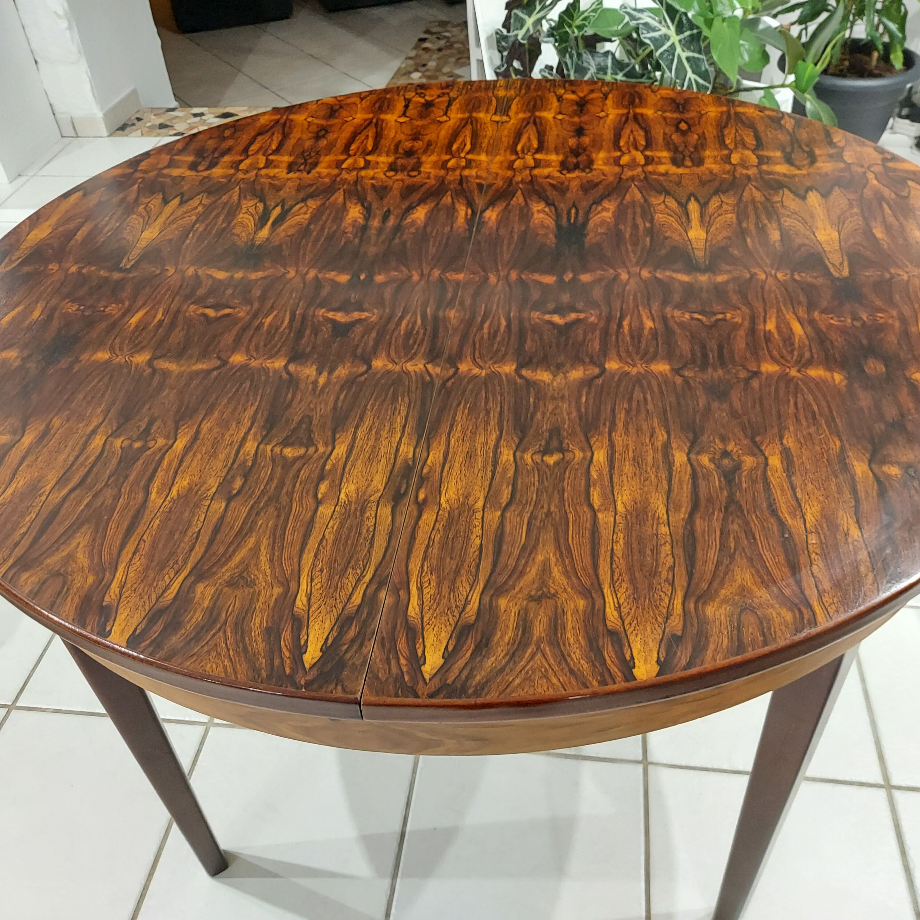 Scandinavian extendable rosewood table from the 1970s